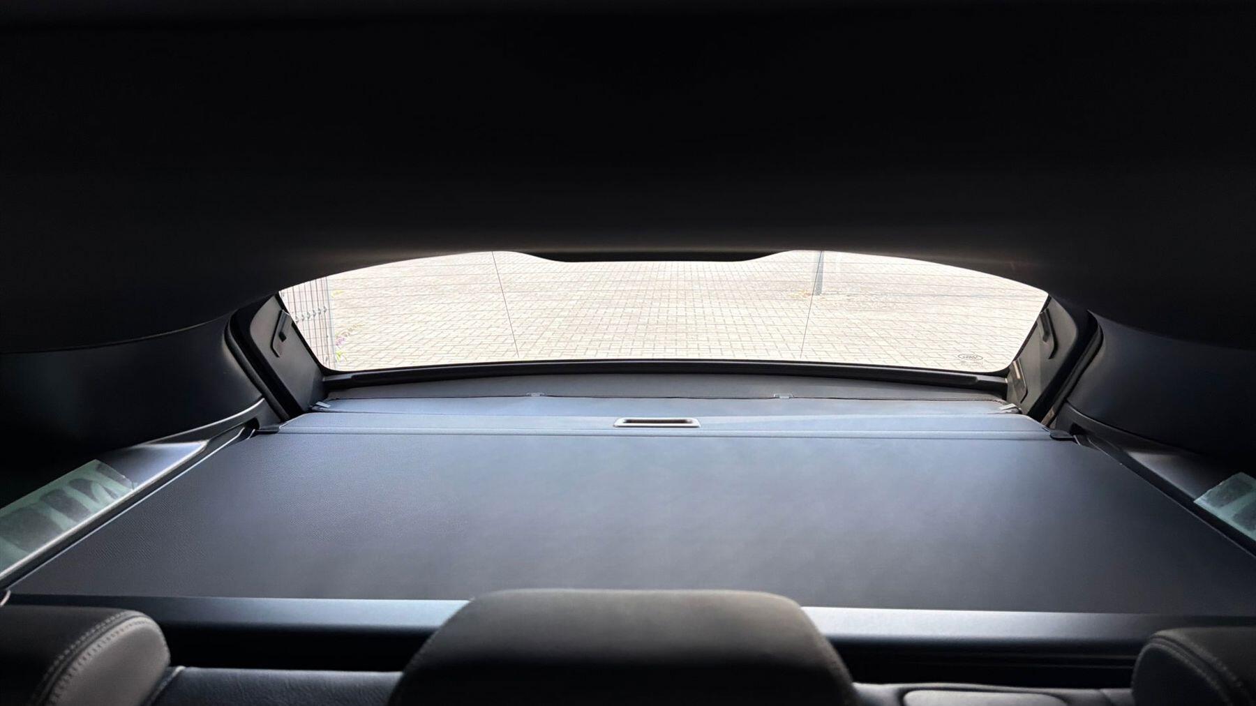 Land Rover Range Rover Velar view 10