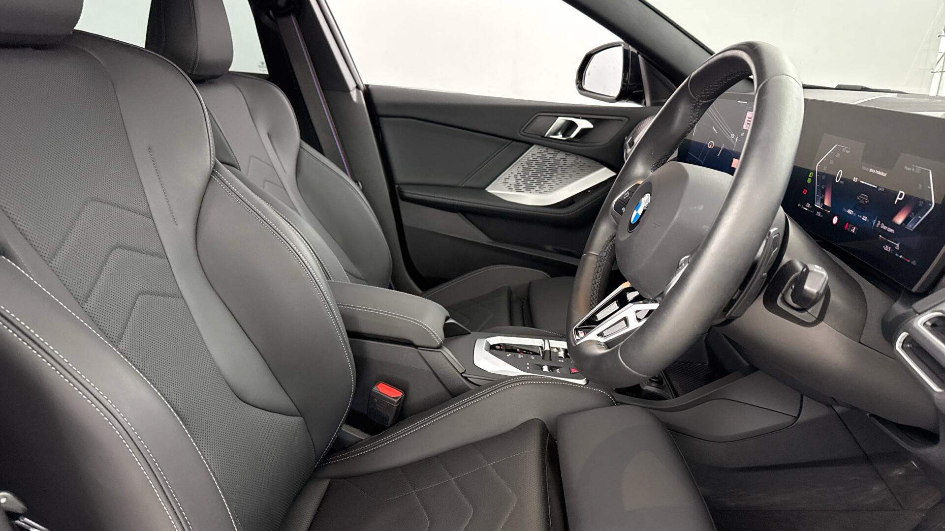 BMW 2 Series view 11