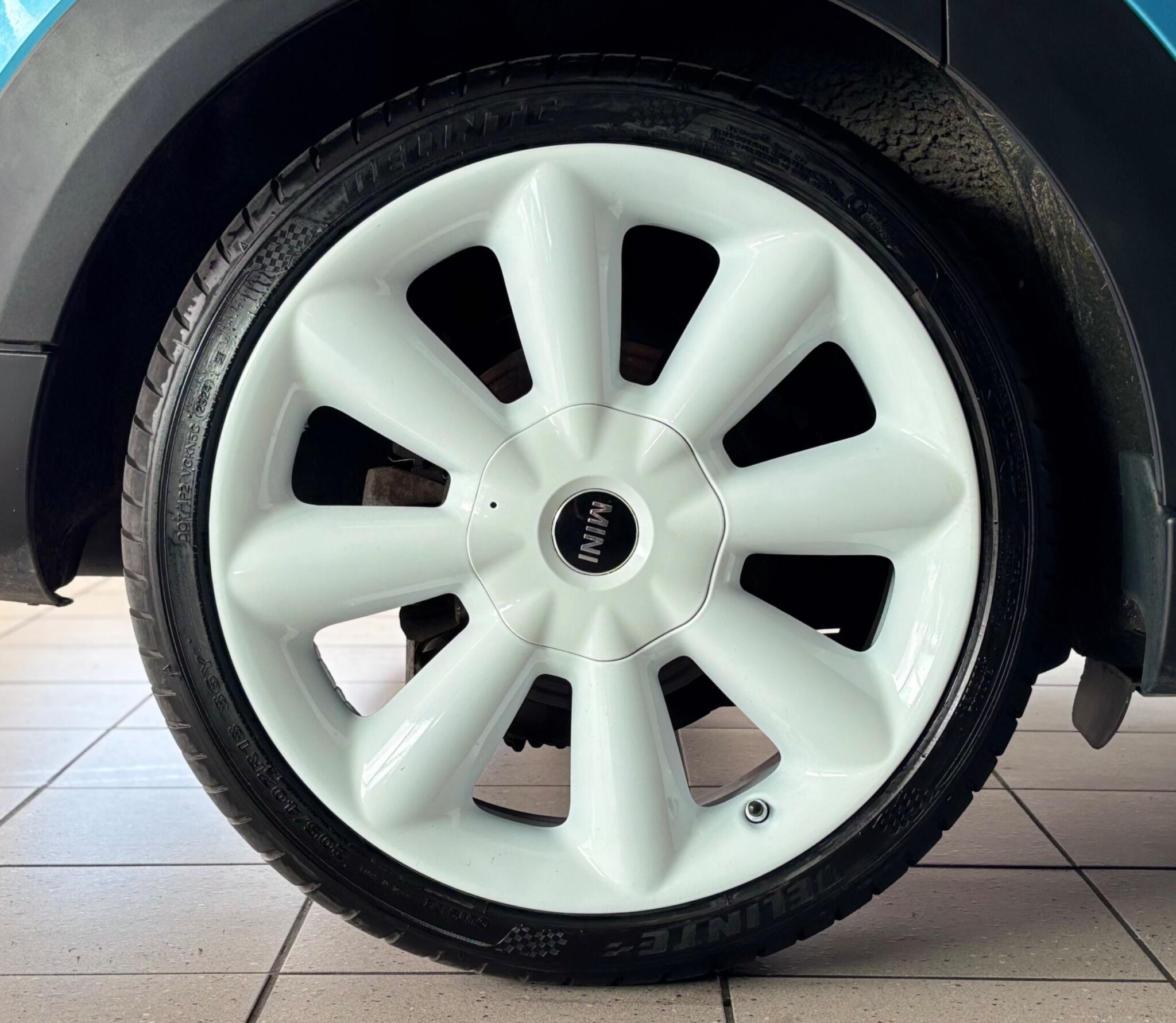 Mini Hatch view 15