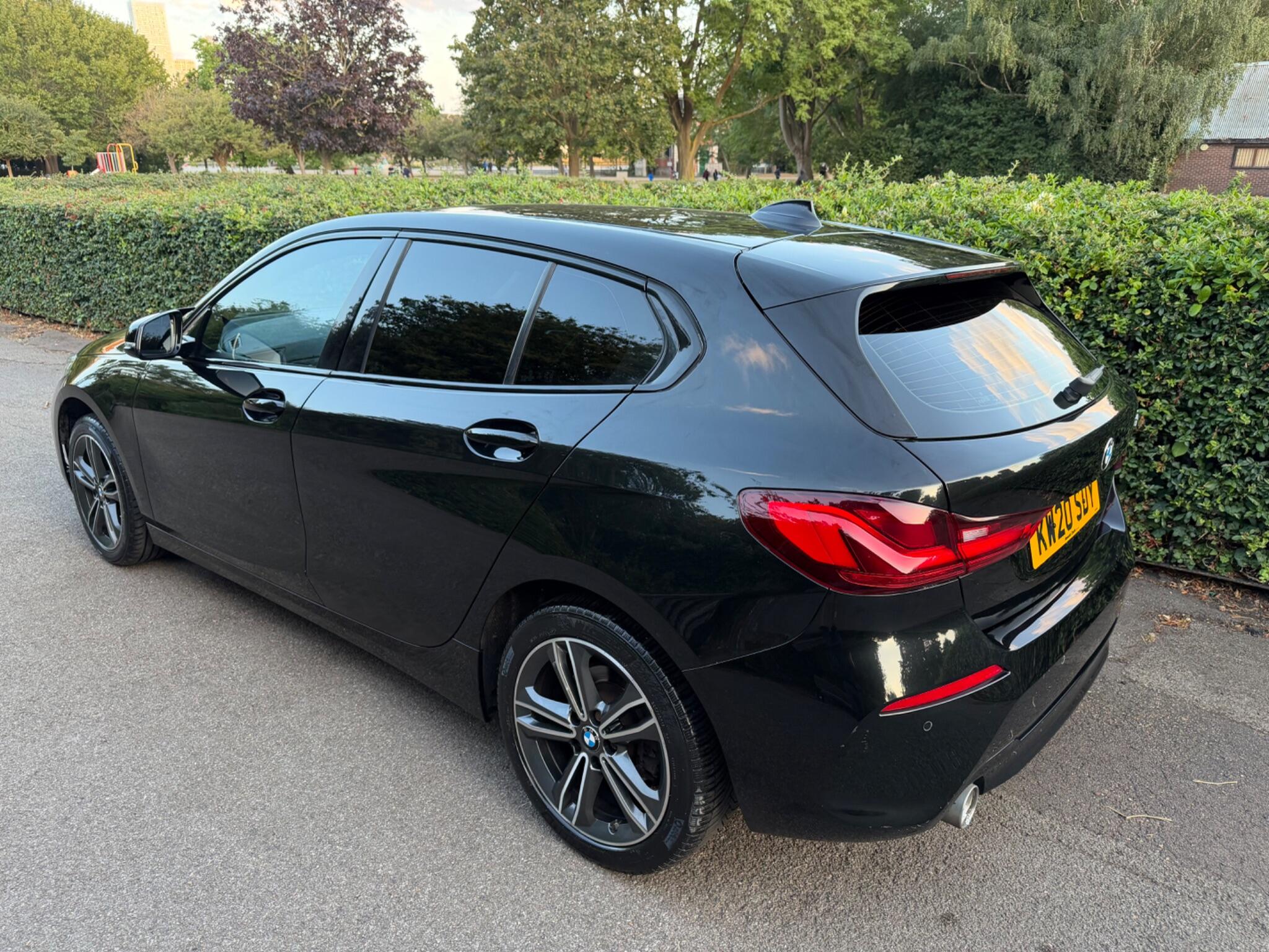 BMW 1 Series view 6