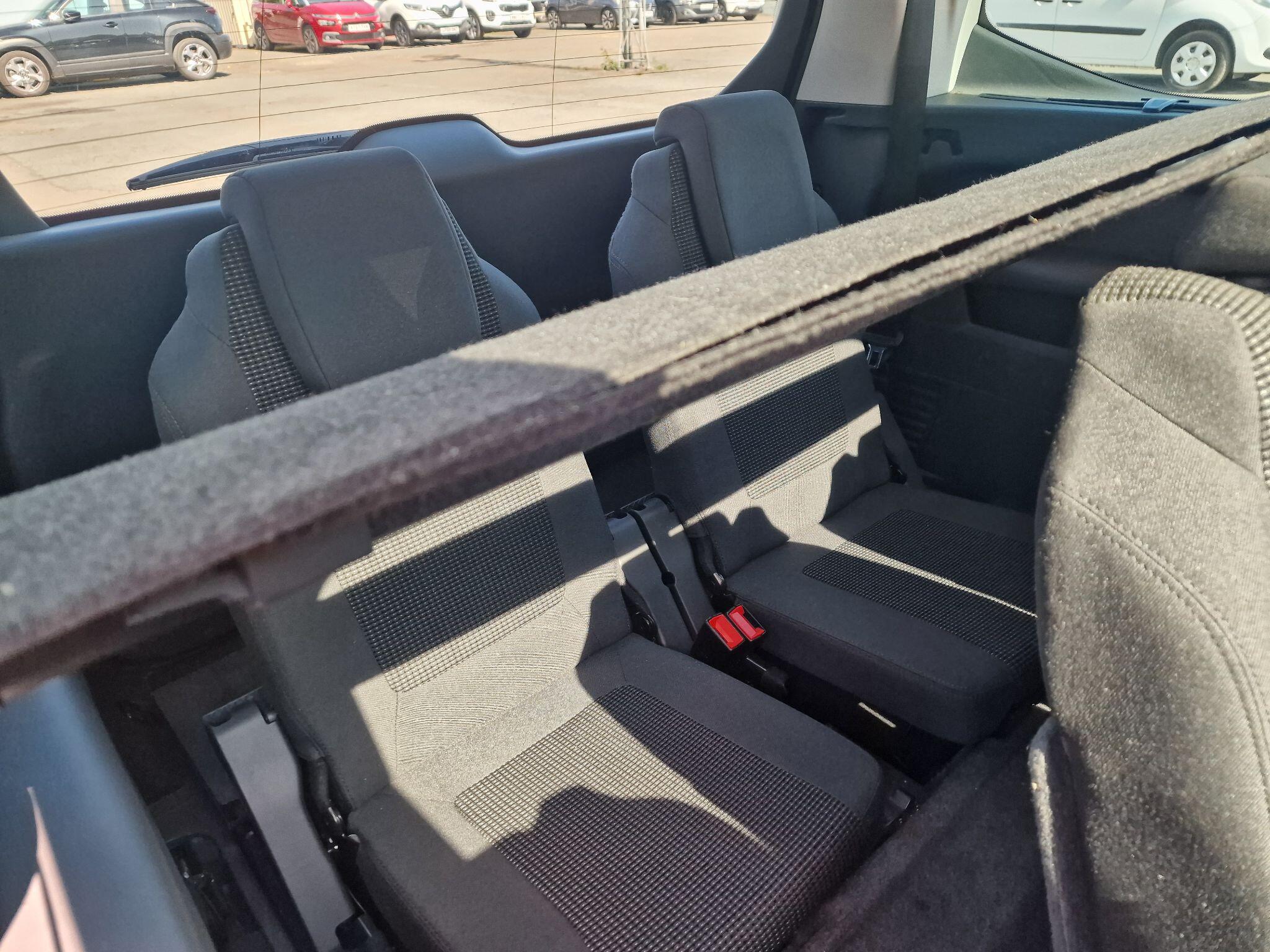 Peugeot 5008 view 32