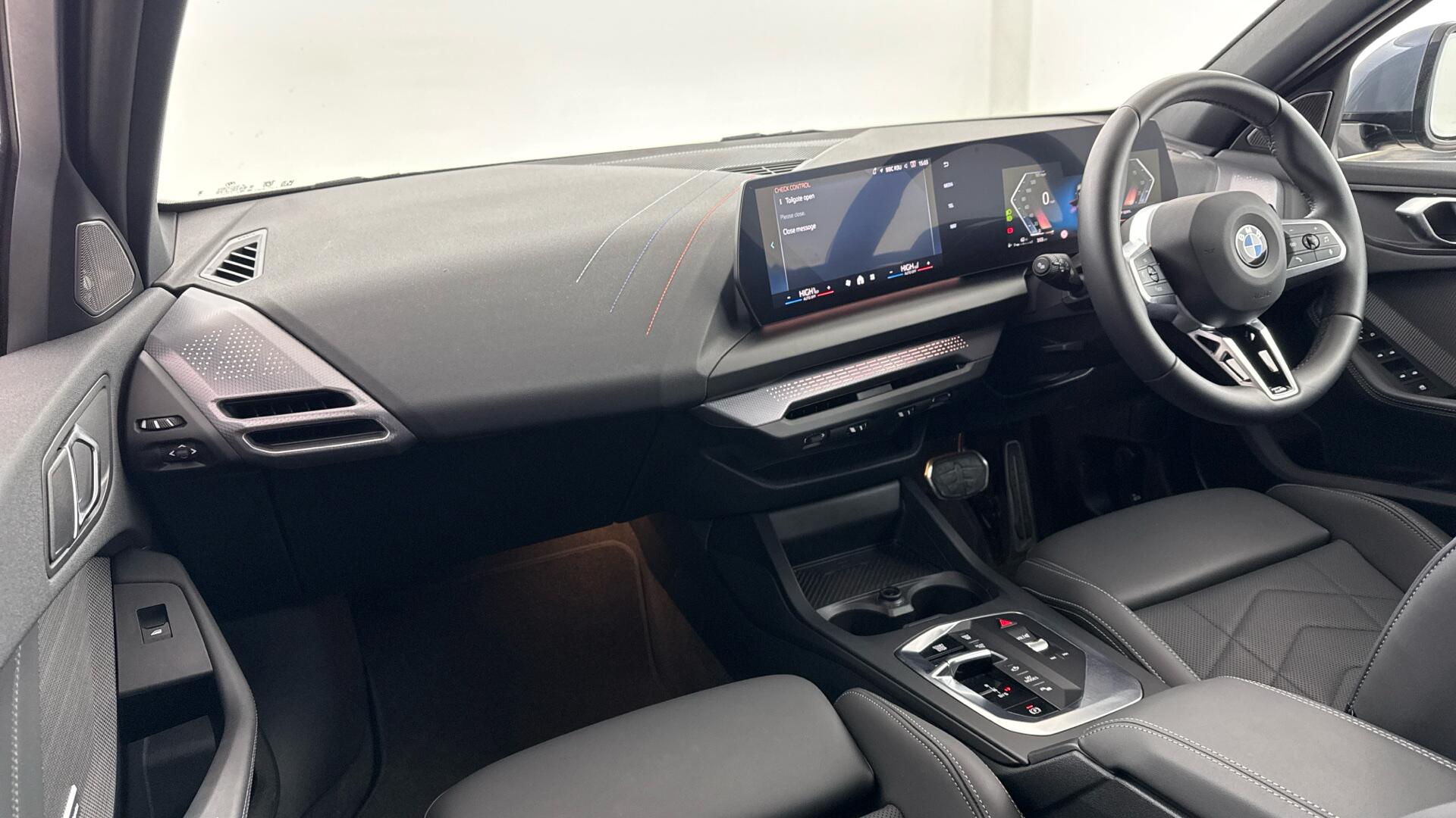 BMW 1 Series view 7