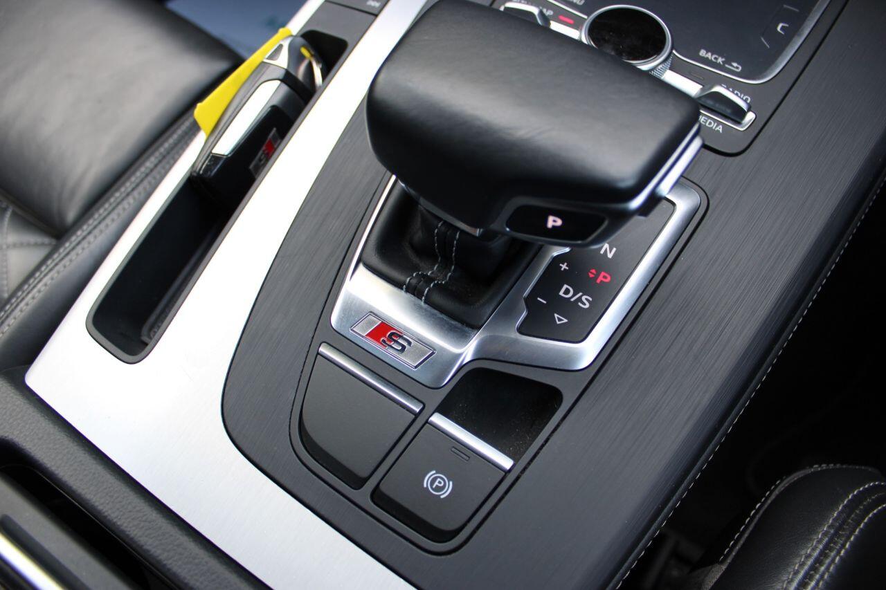 Audi SQ5 view 35