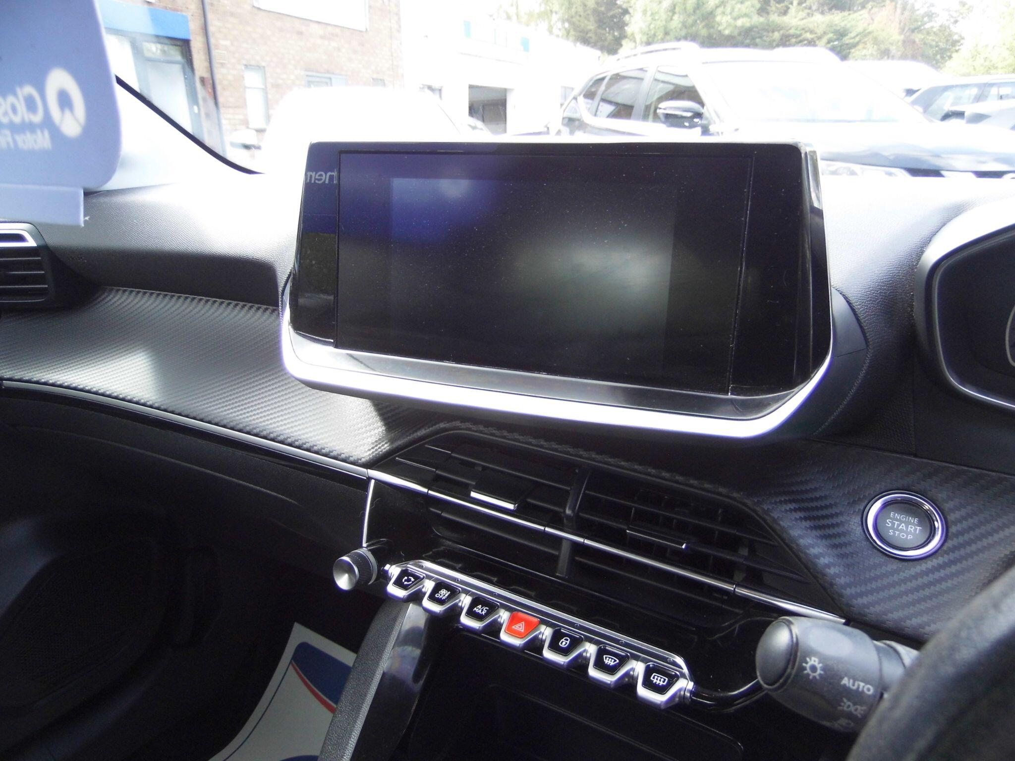 Peugeot 208 view 27