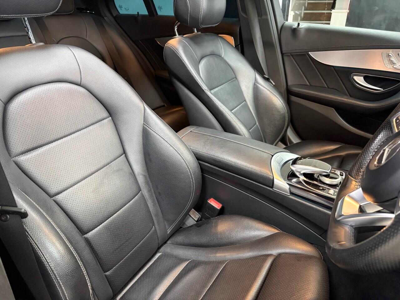 Mercedes-Benz C-Class view 13