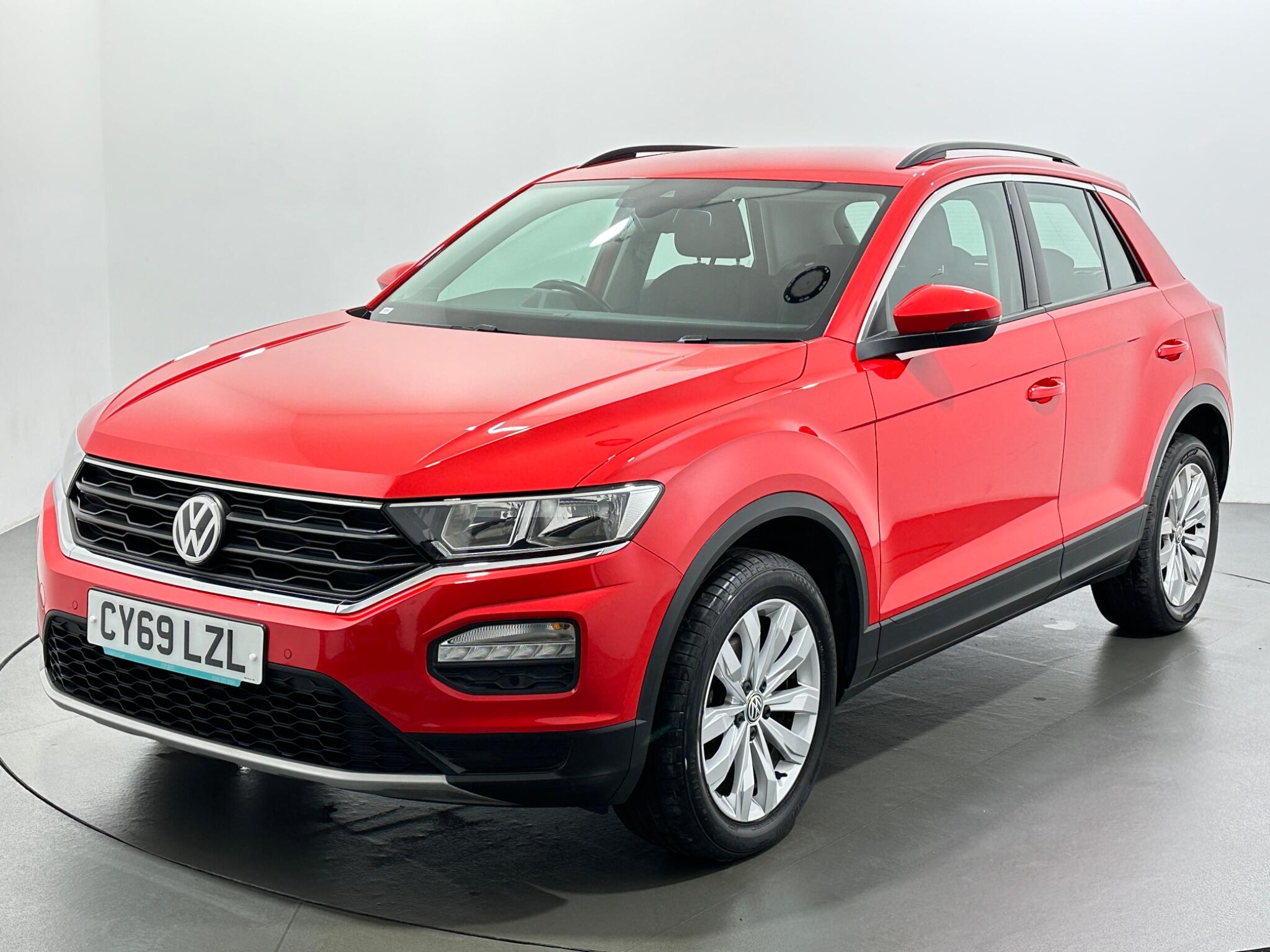Volkswagen T-Roc view 4