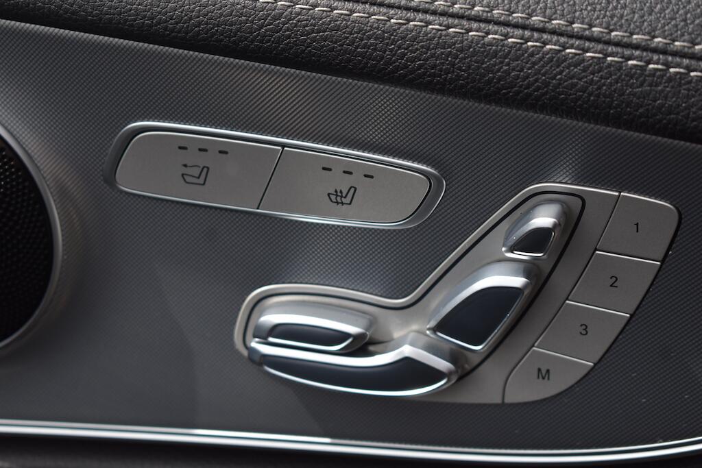 Mercedes-Benz E Class view 17