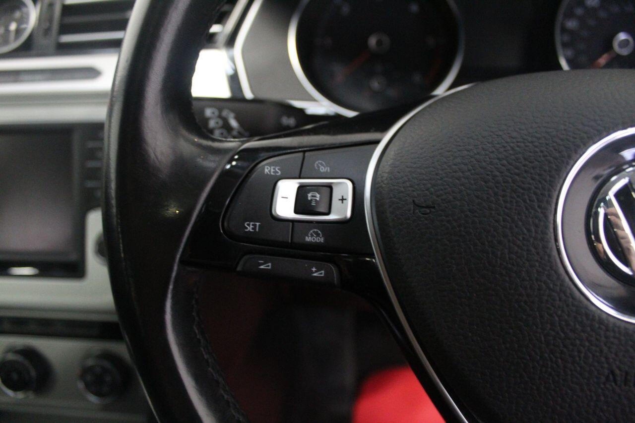 Volkswagen Passat view 49