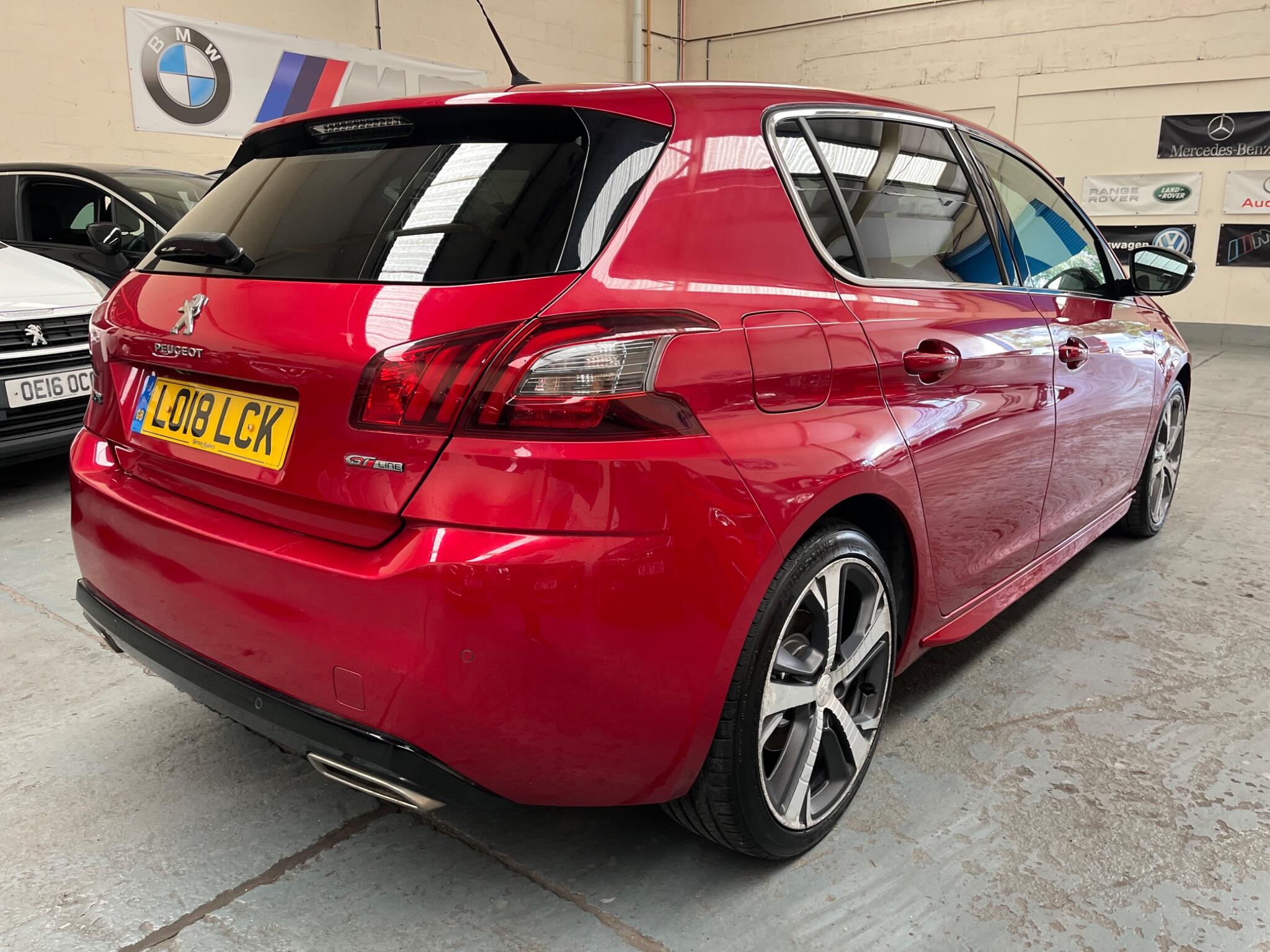 Peugeot 308 view 9