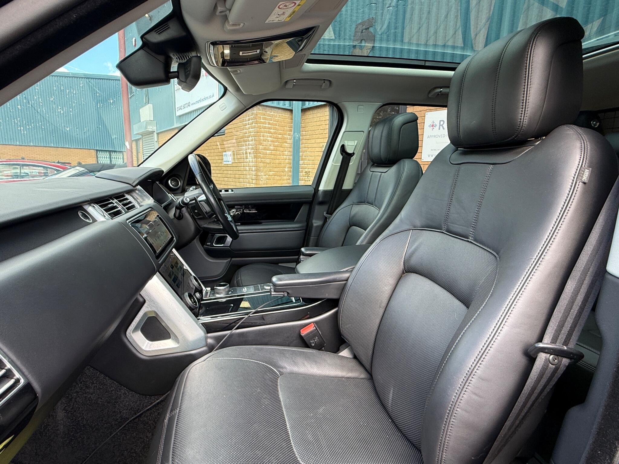 Land Rover Range Rover view 24