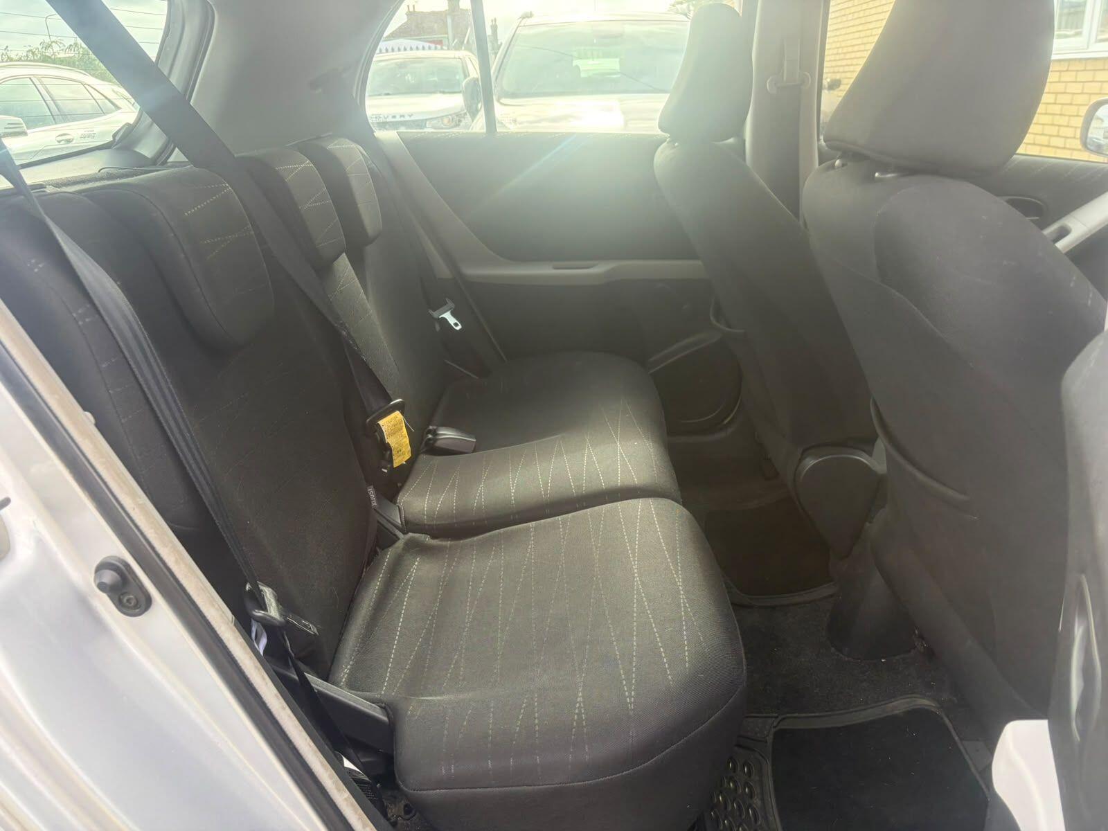 Toyota Yaris view 12