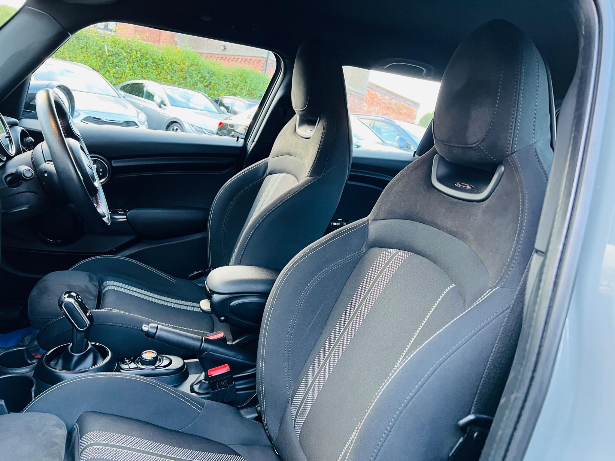 2020 MINI Hatch 1.5 Cooper Sport Steptronic Euro 6 (s/s) 5dr • 44,000 miles image 61