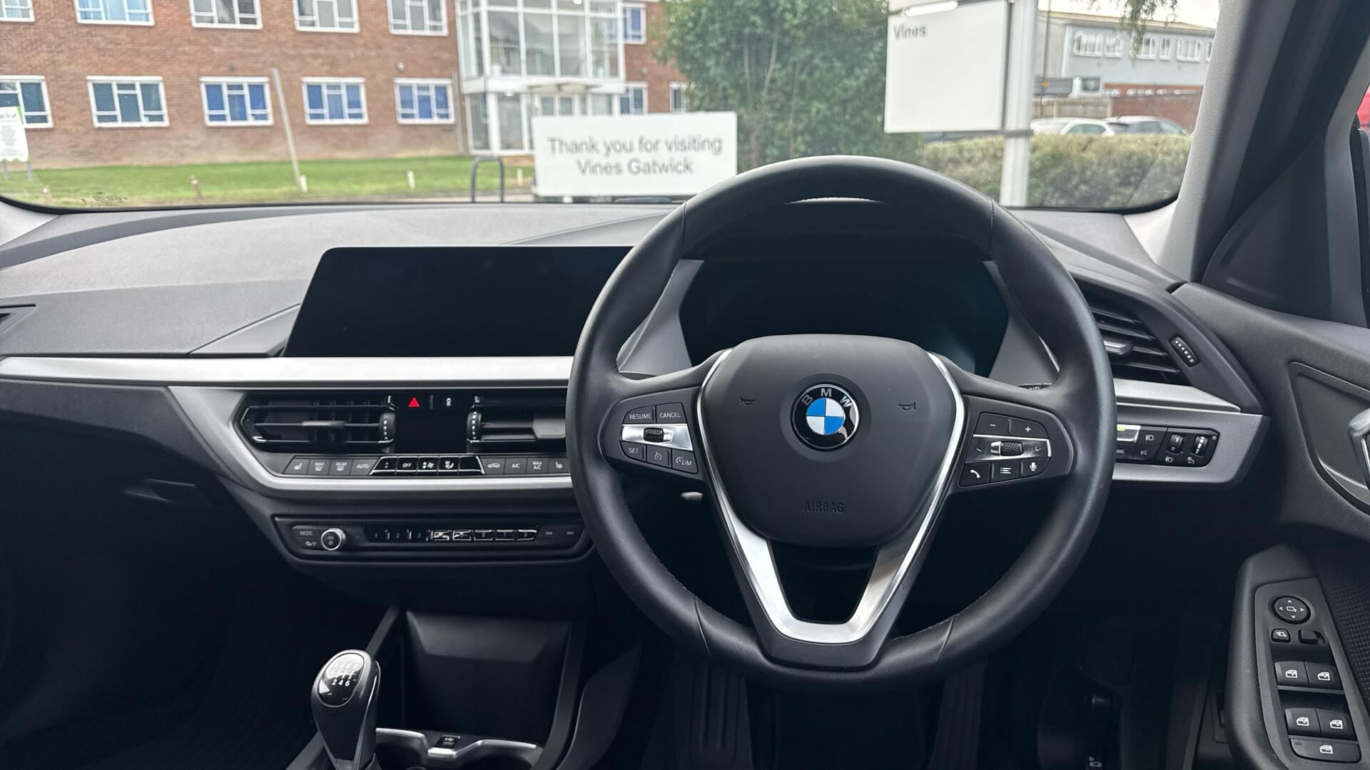 BMW 1 Series view 5