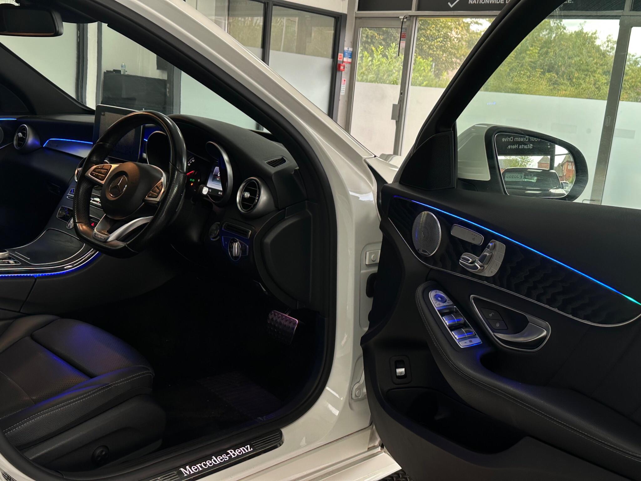 Mercedes-Benz C Class view 21