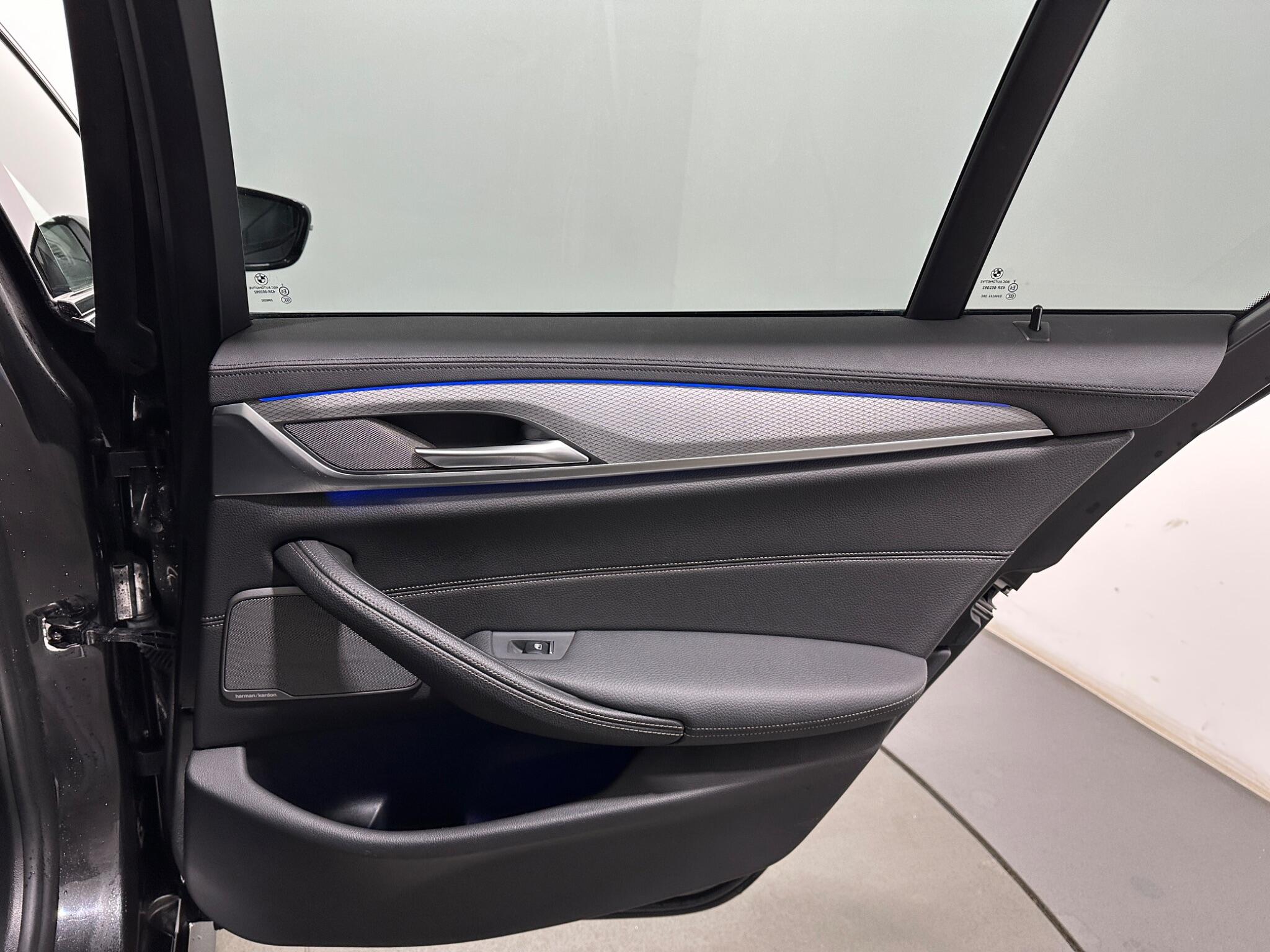 BMW 5 Series view 44