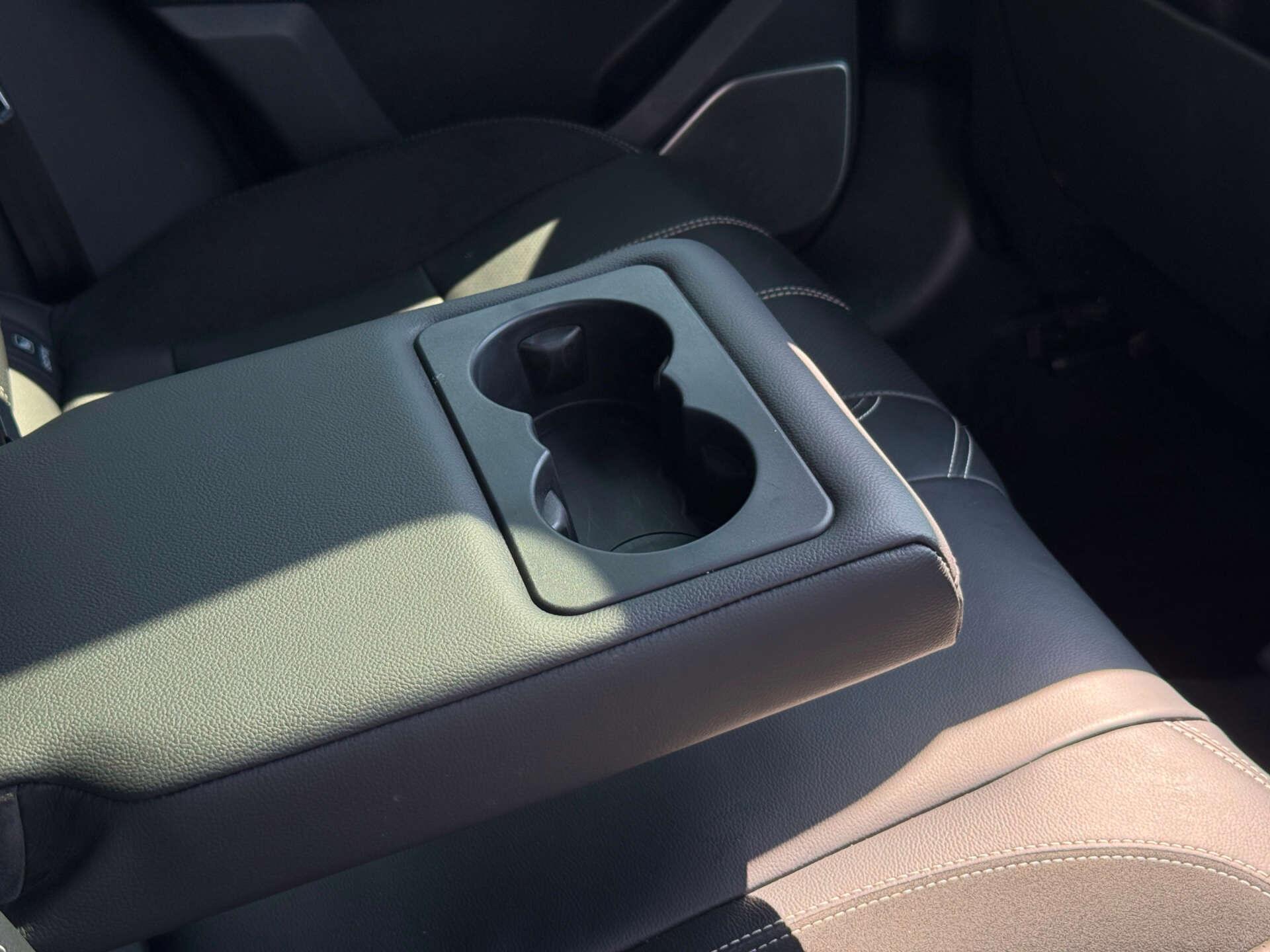Land Rover Range Rover Velar view 28