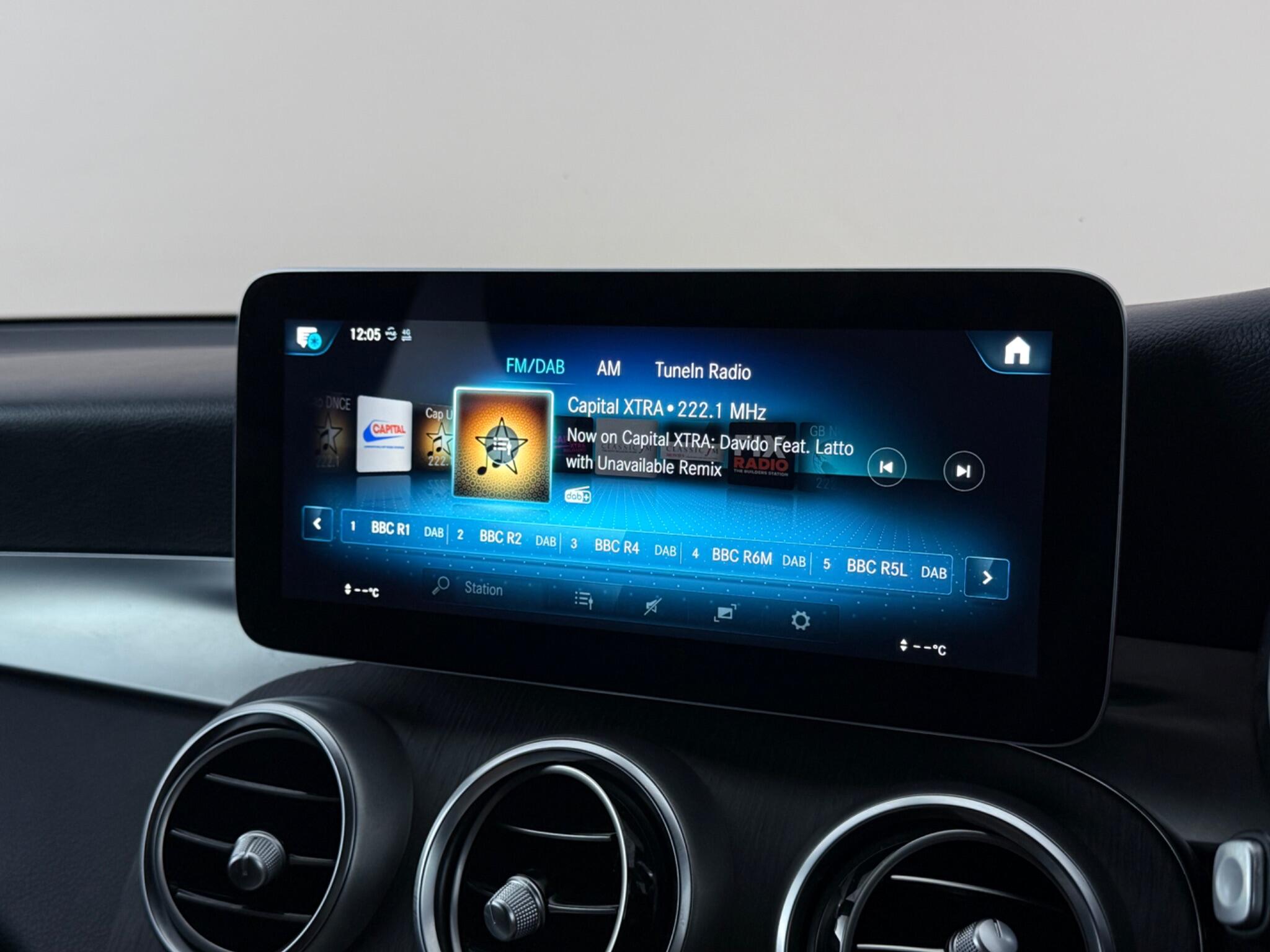 Mercedes-Benz GLC view 27