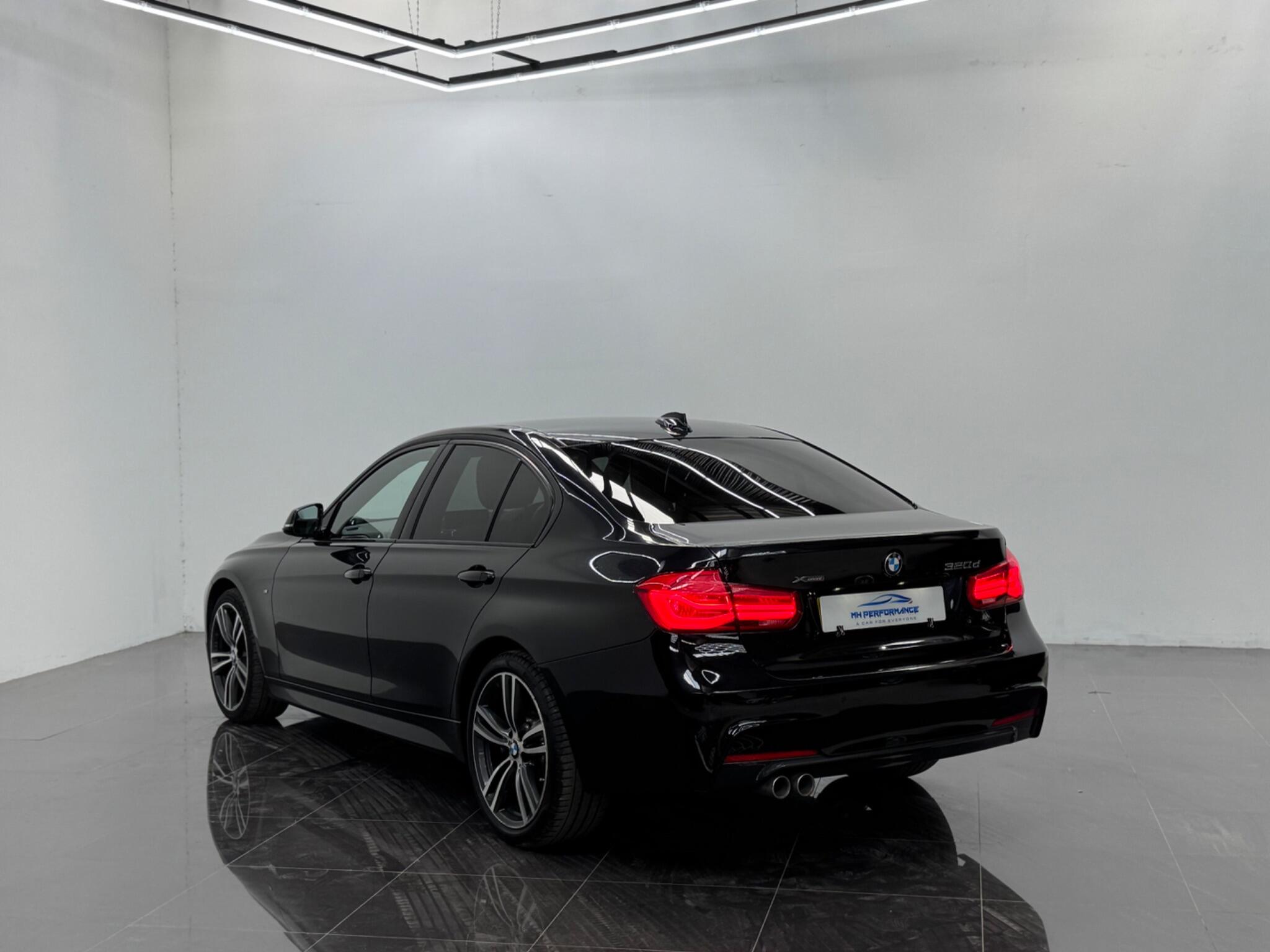 BMW 3 Series view 32