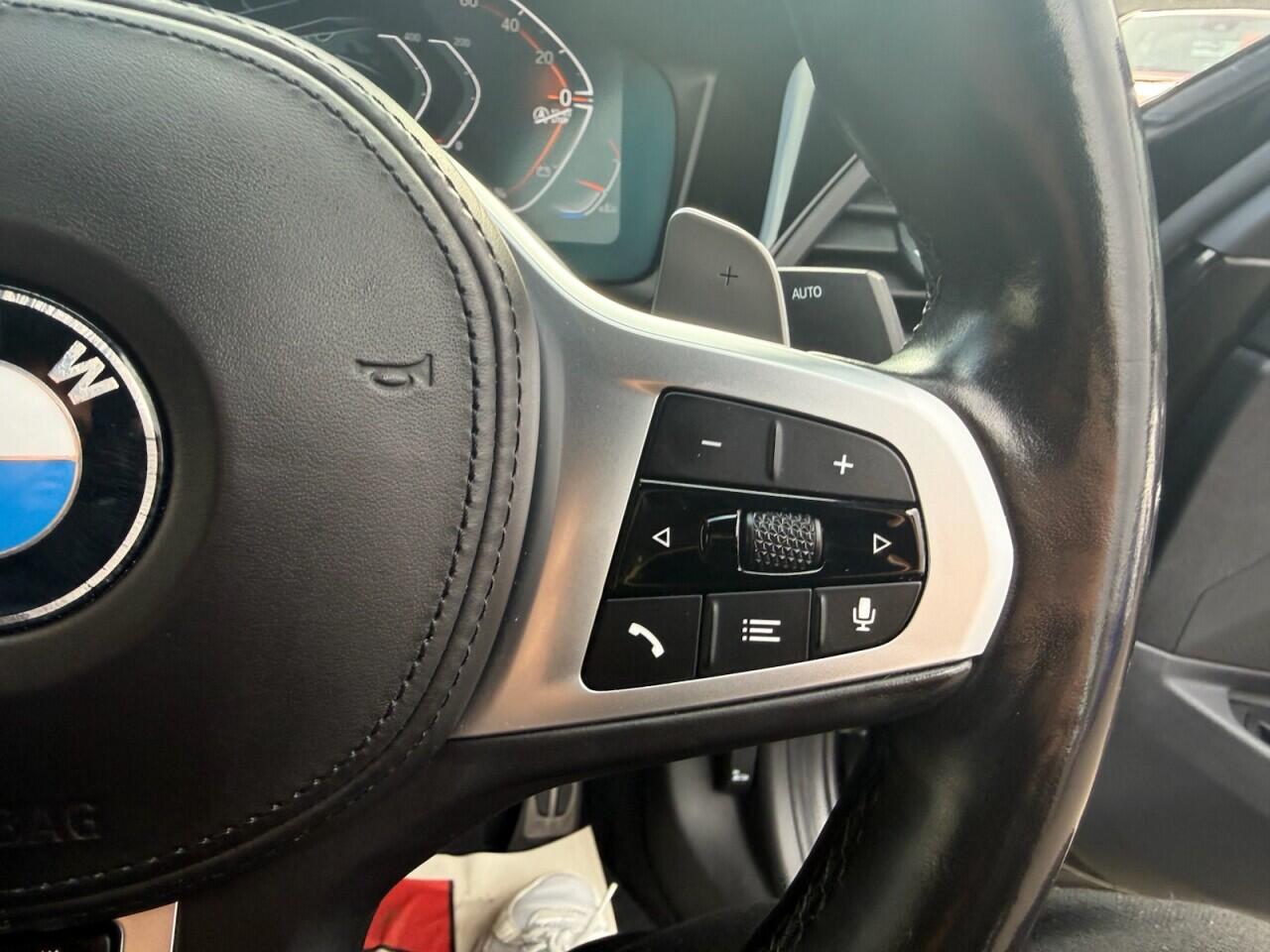 BMW 3 Series view 23
