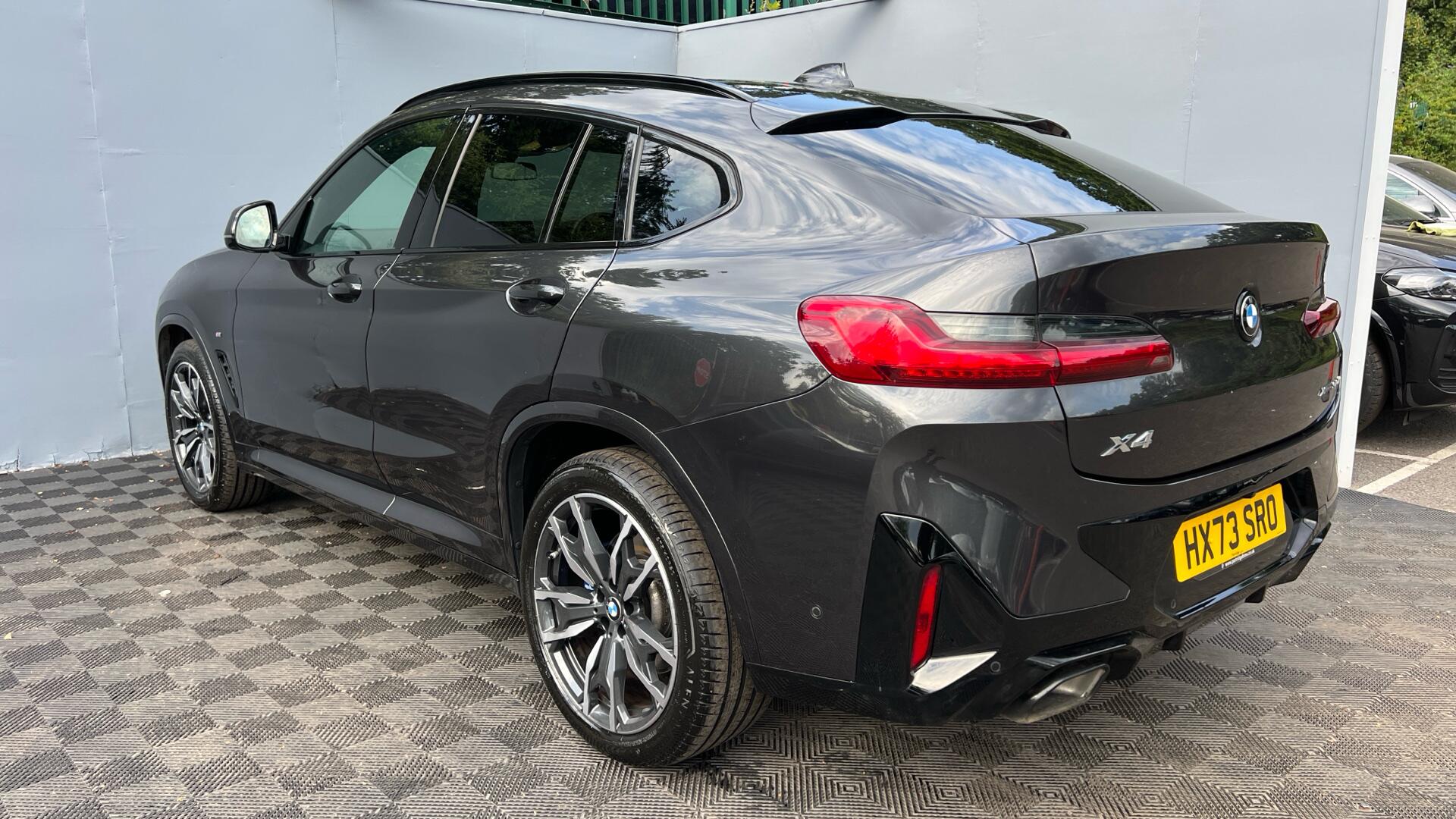 BMW X4 view 28