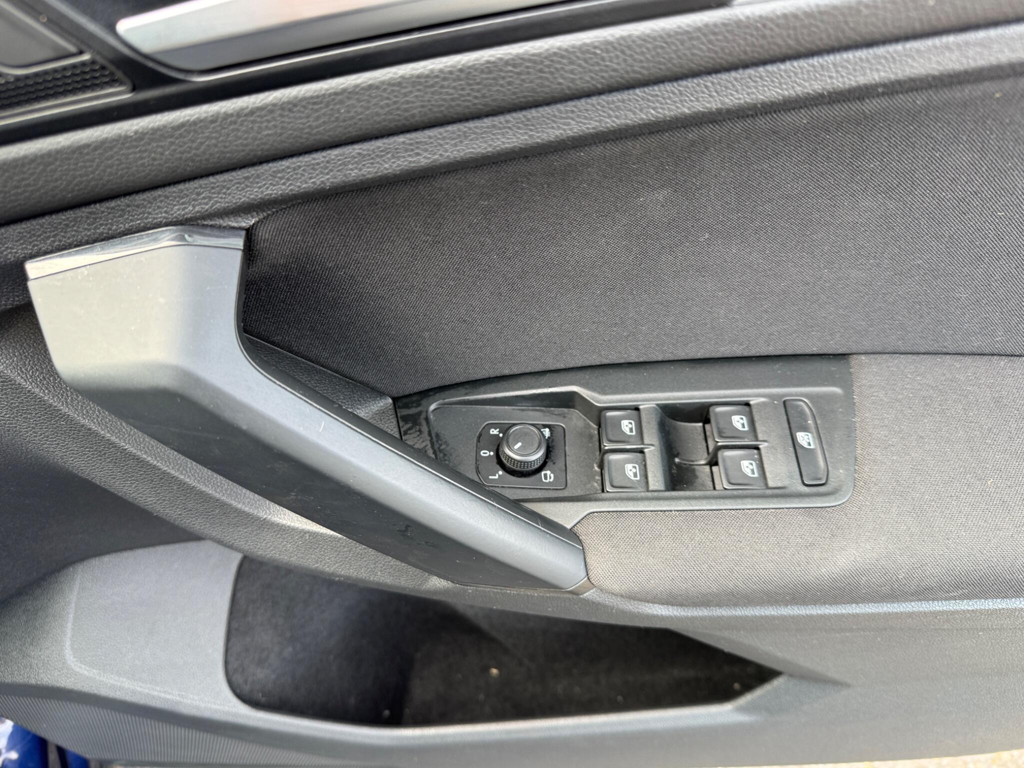 Volkswagen Tiguan view 45