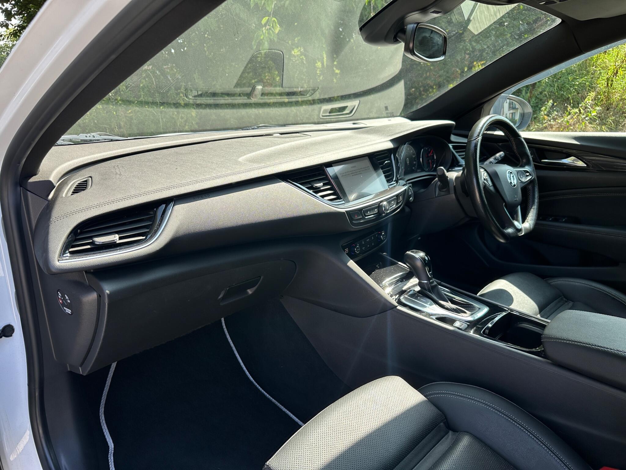 Vauxhall Insignia view 16