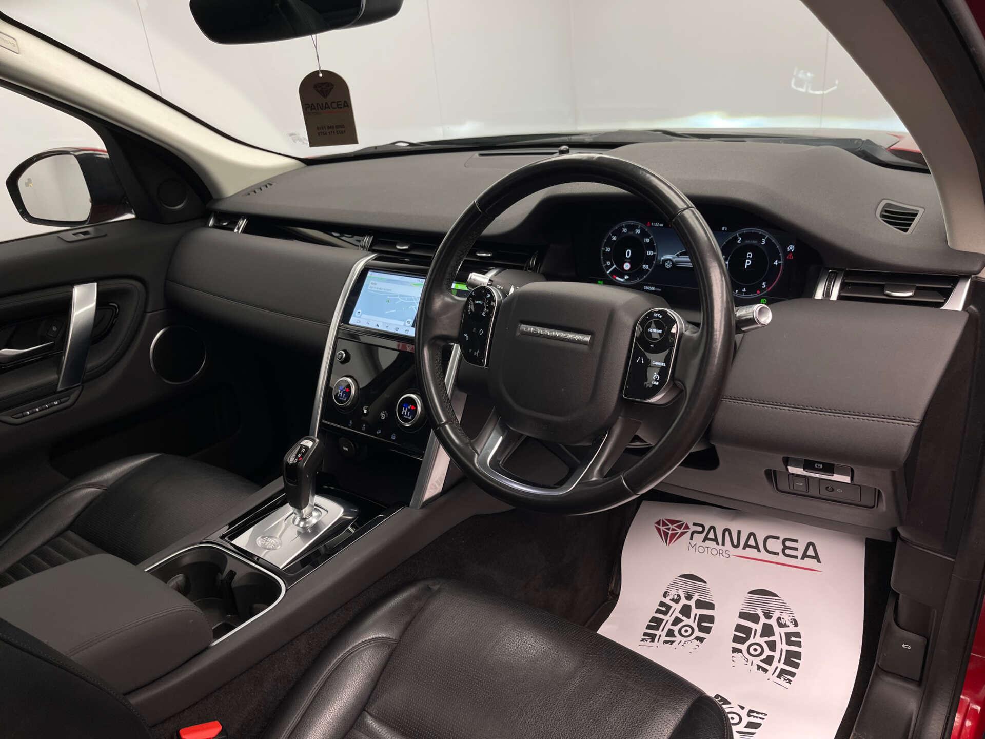 Land Rover Discovery Sport view 11