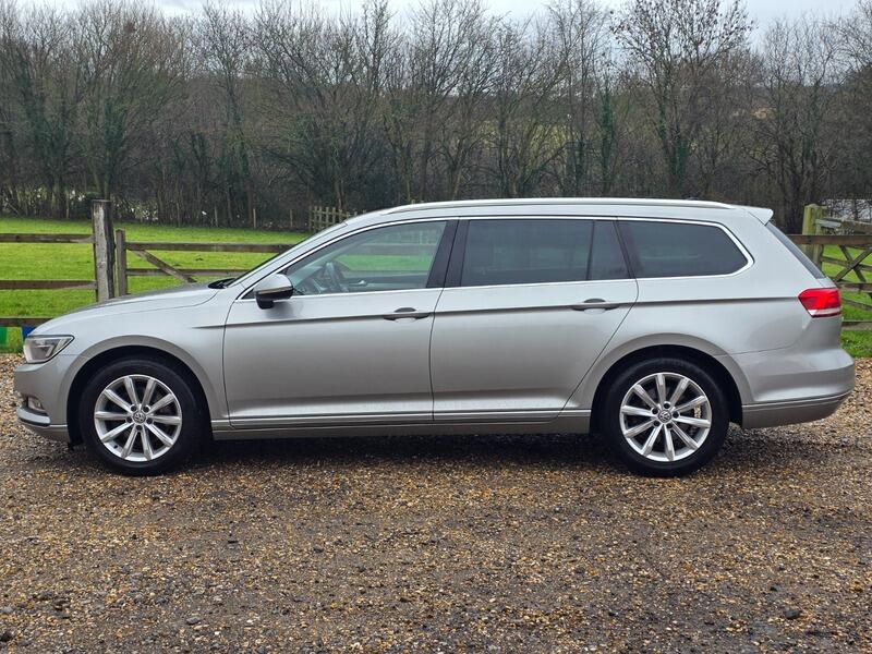 2015 Volkswagen Passat image 11