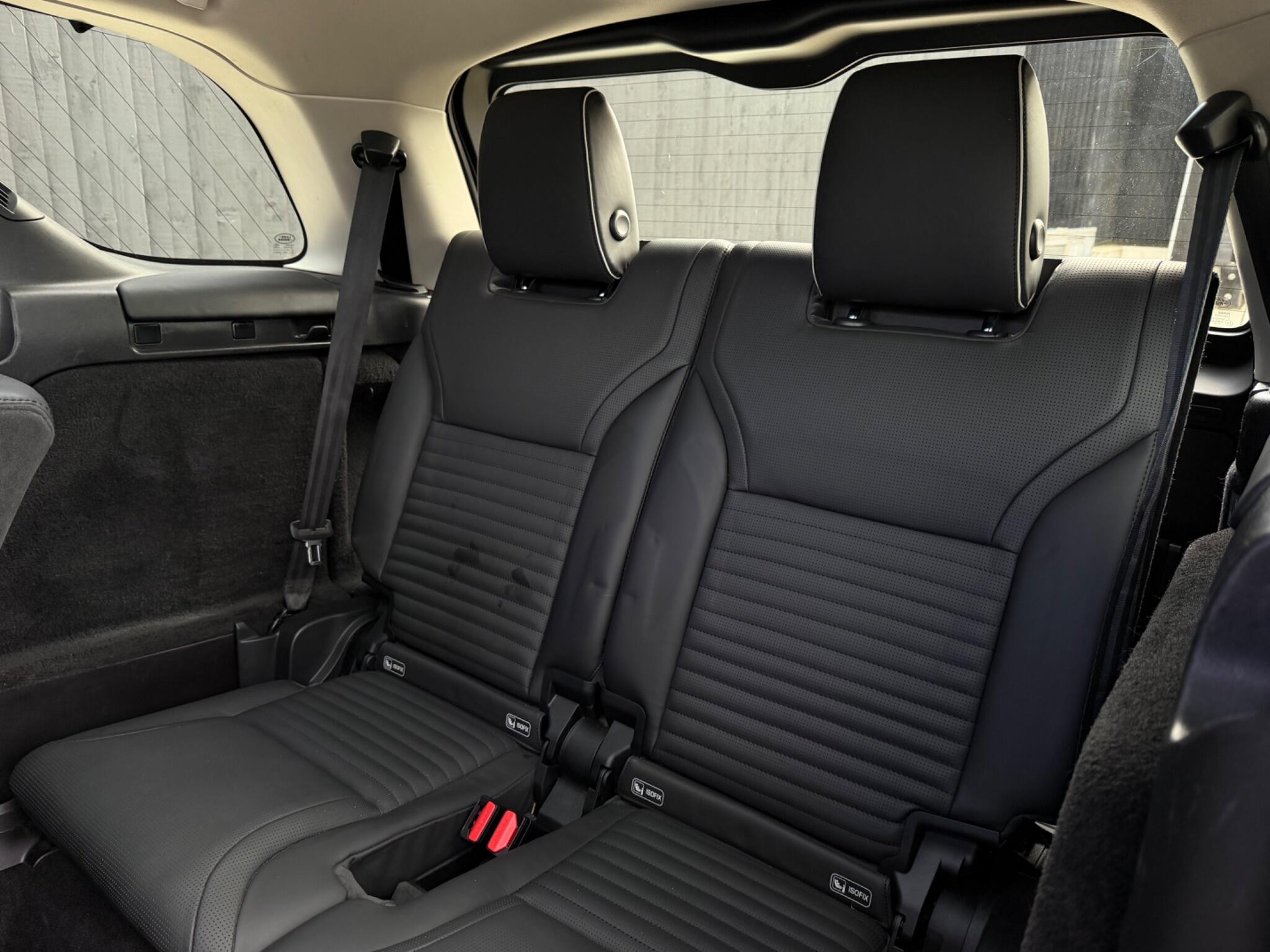 Land Rover Discovery view 23