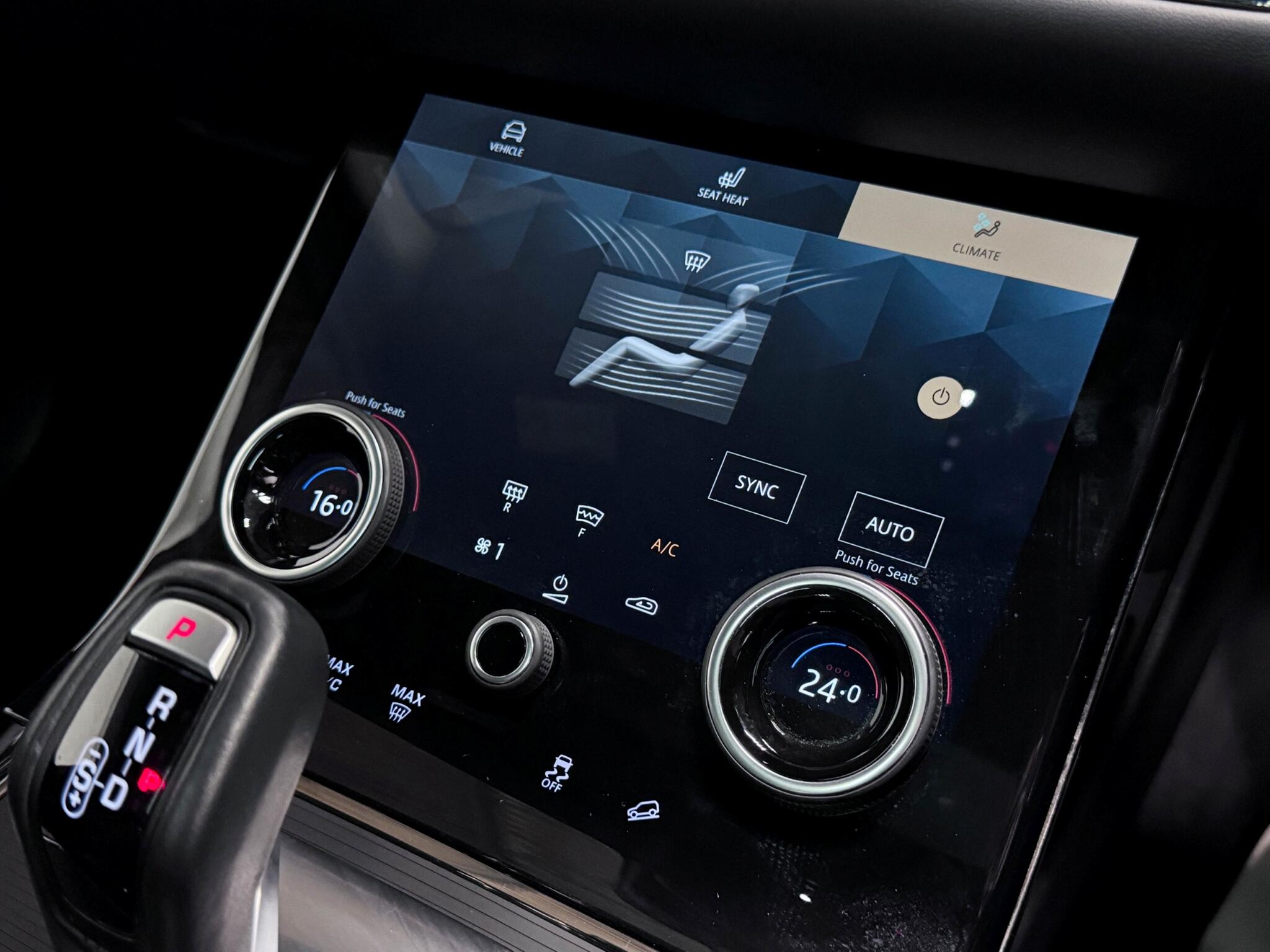 Land Rover Range Rover Evoque view 41