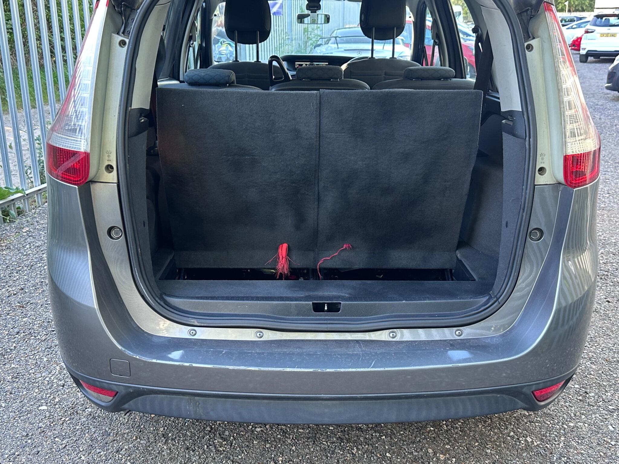 2010 Renault Grand Scenic image 38