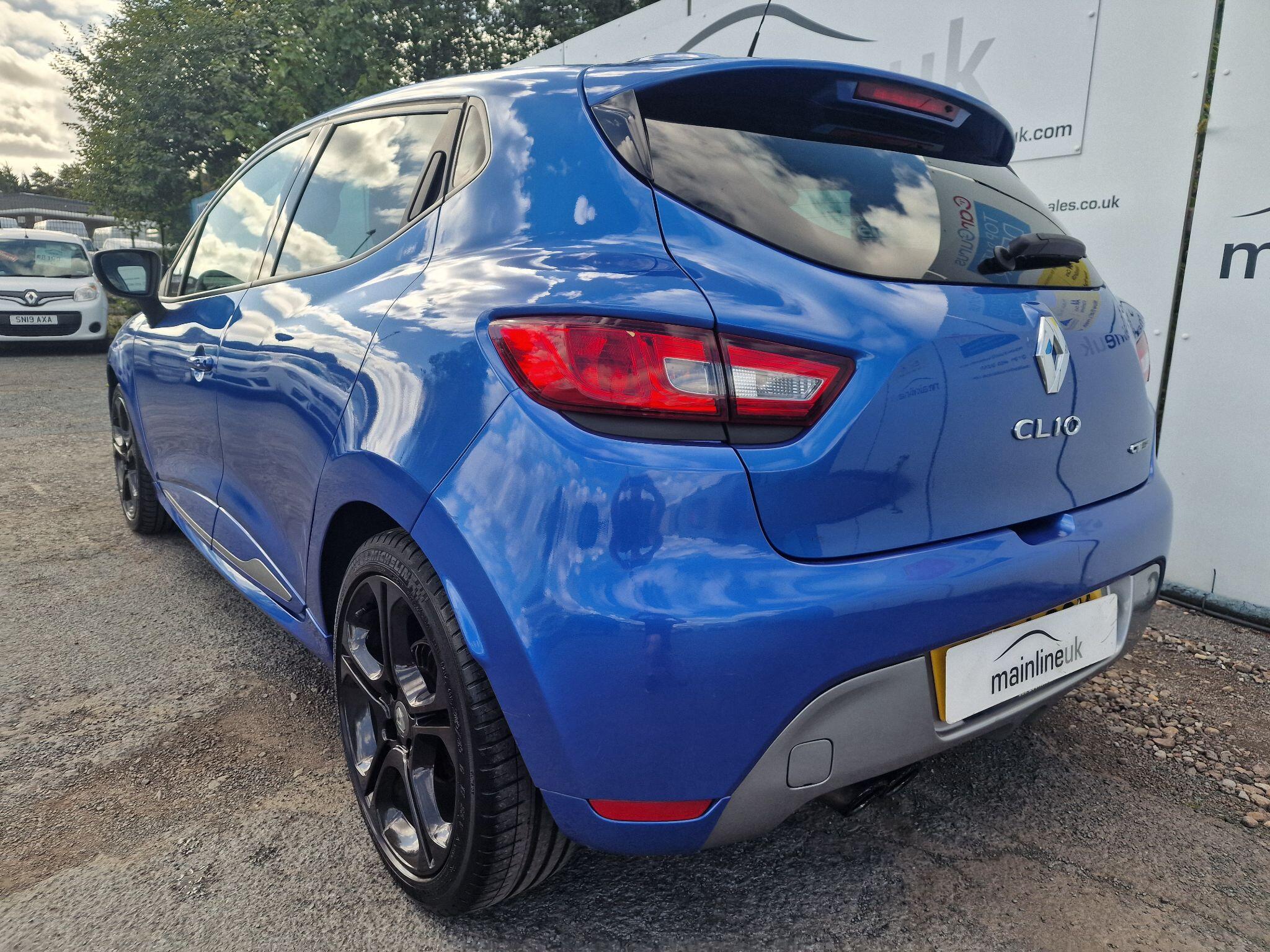 Renault Clio view 19