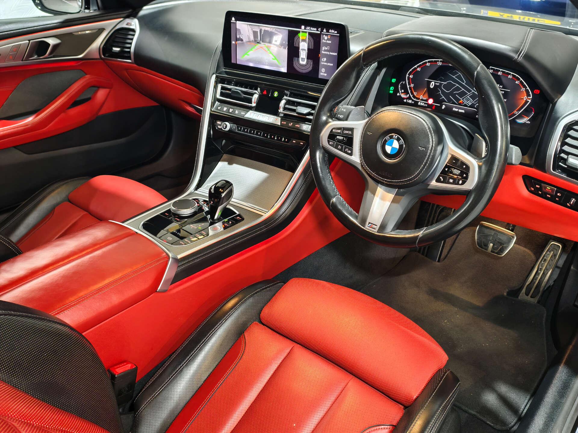 BMW 8 Series view 31