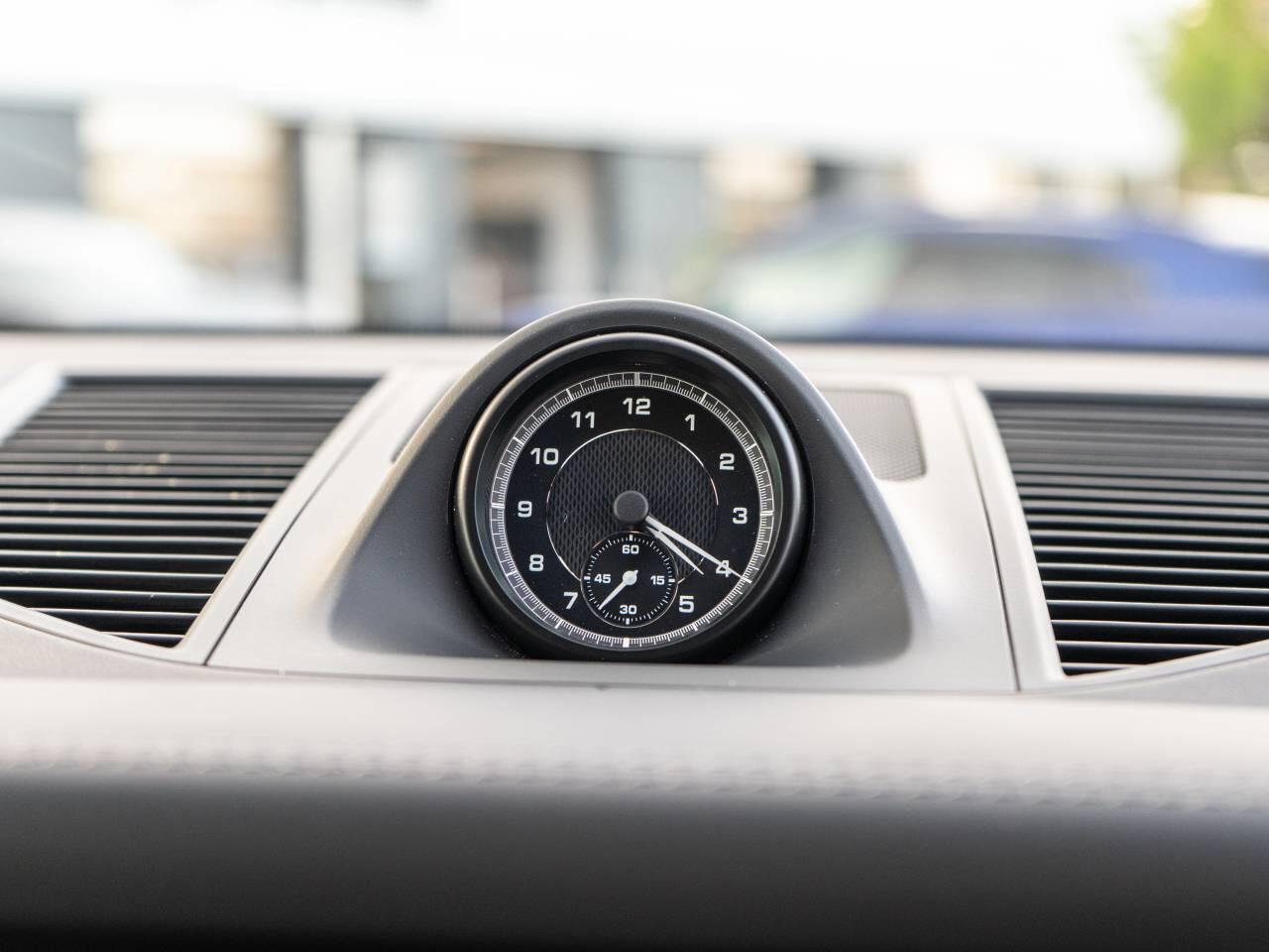 Porsche Macan view 48