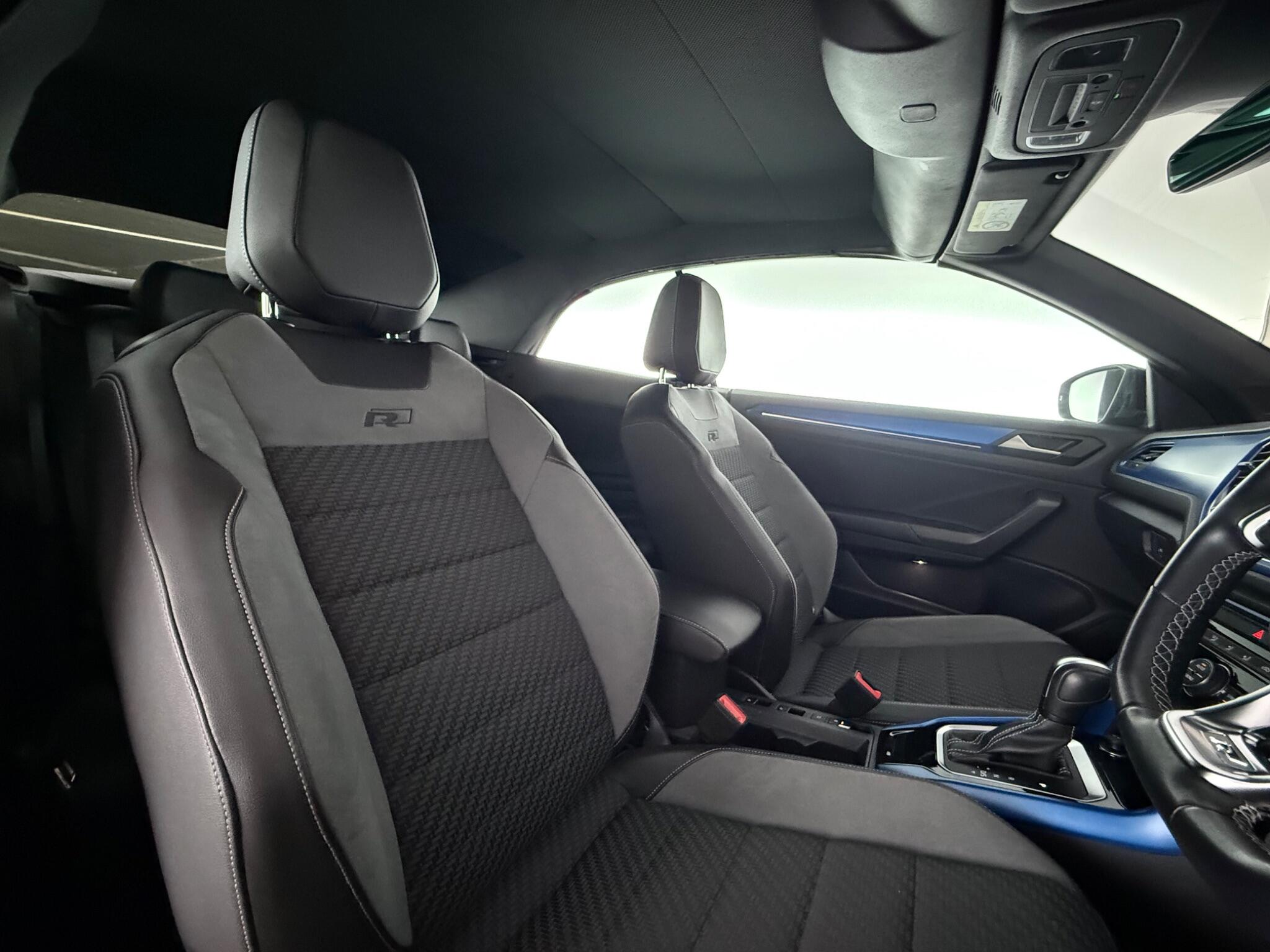 Volkswagen T-Roc view 32