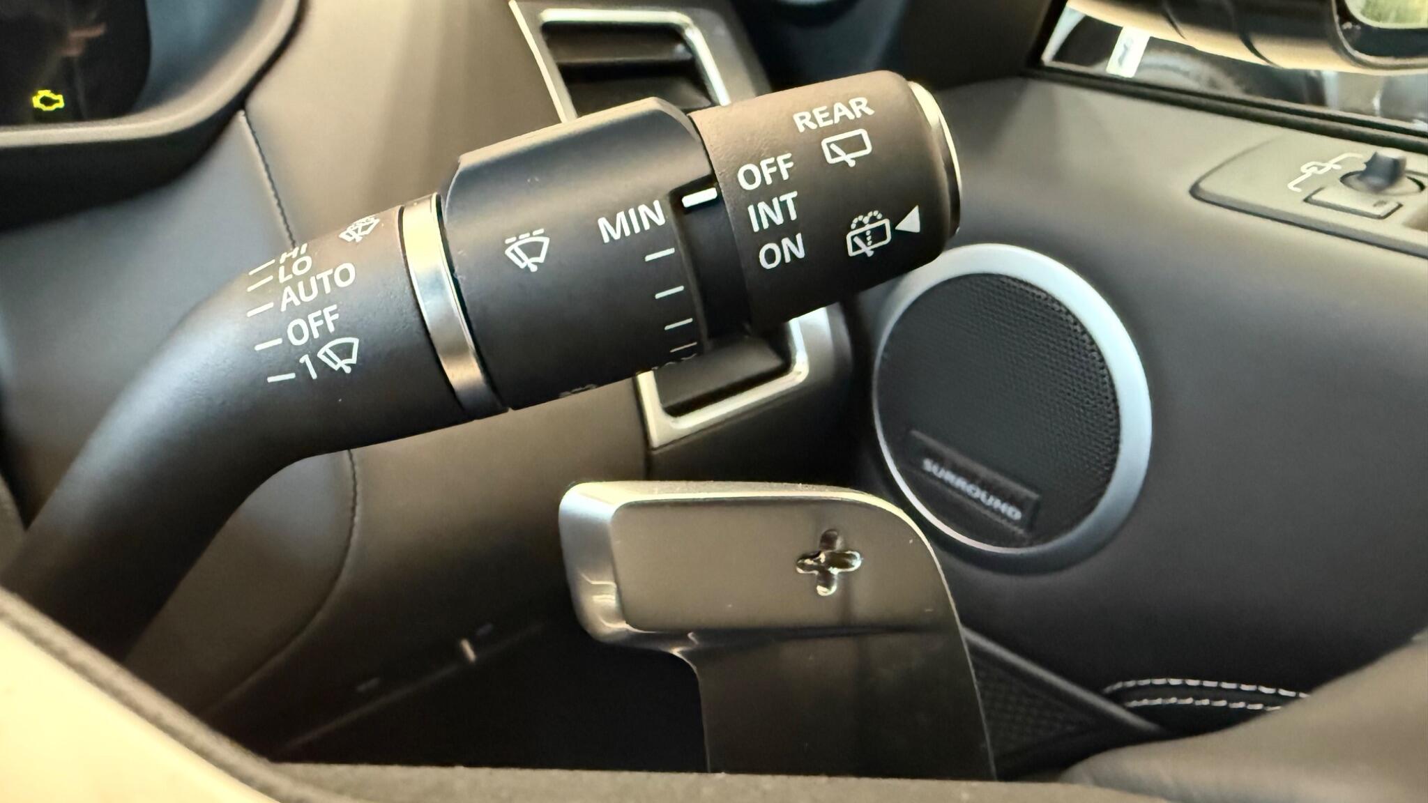 Land Rover Discovery view 9