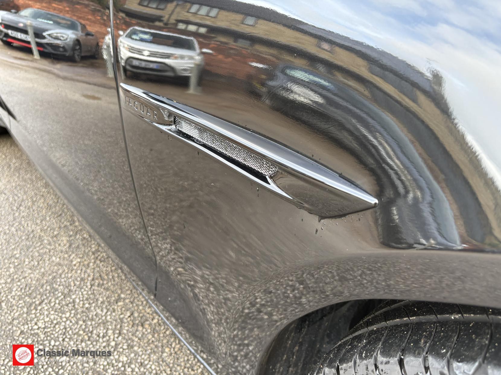Jaguar XJ view 20