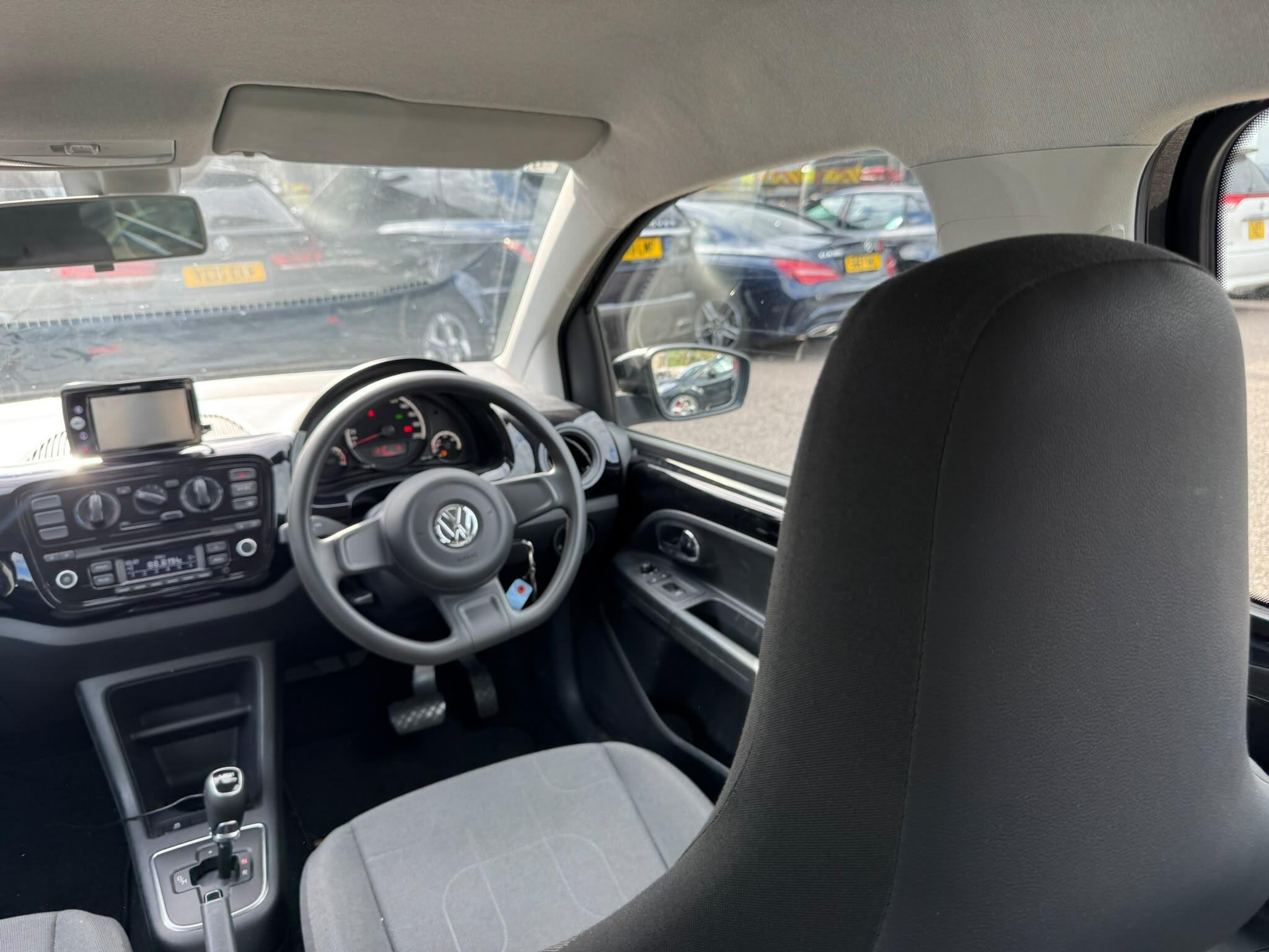 Volkswagen Up! view 41