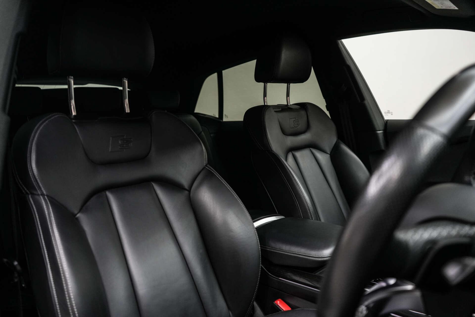 Audi Q8 view 15