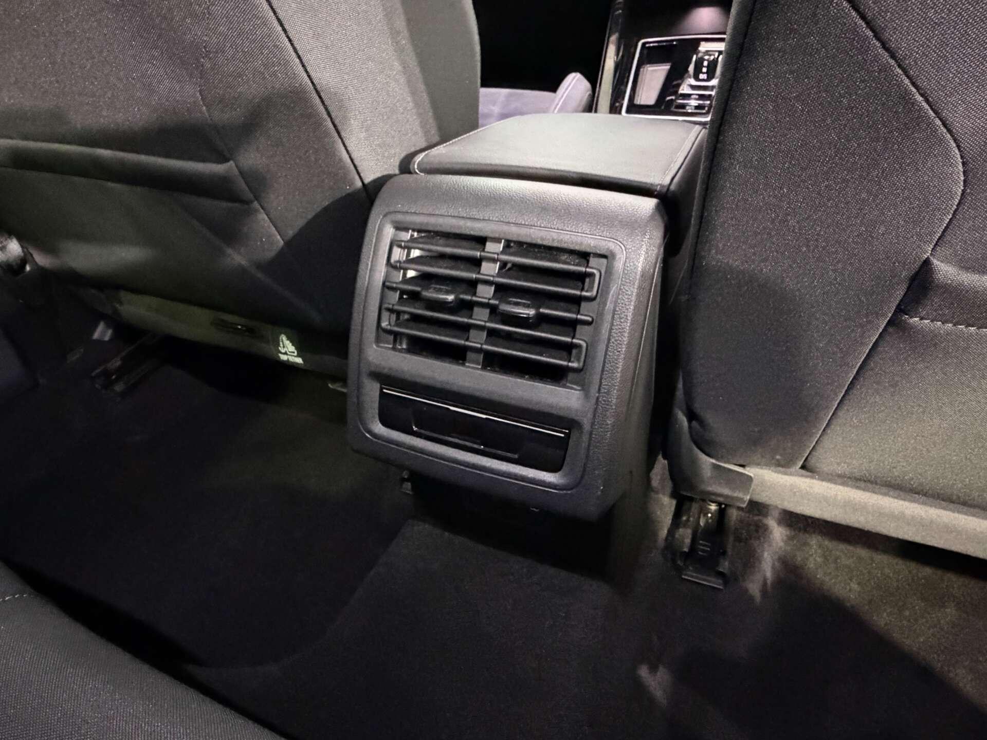 Volkswagen Golf view 13