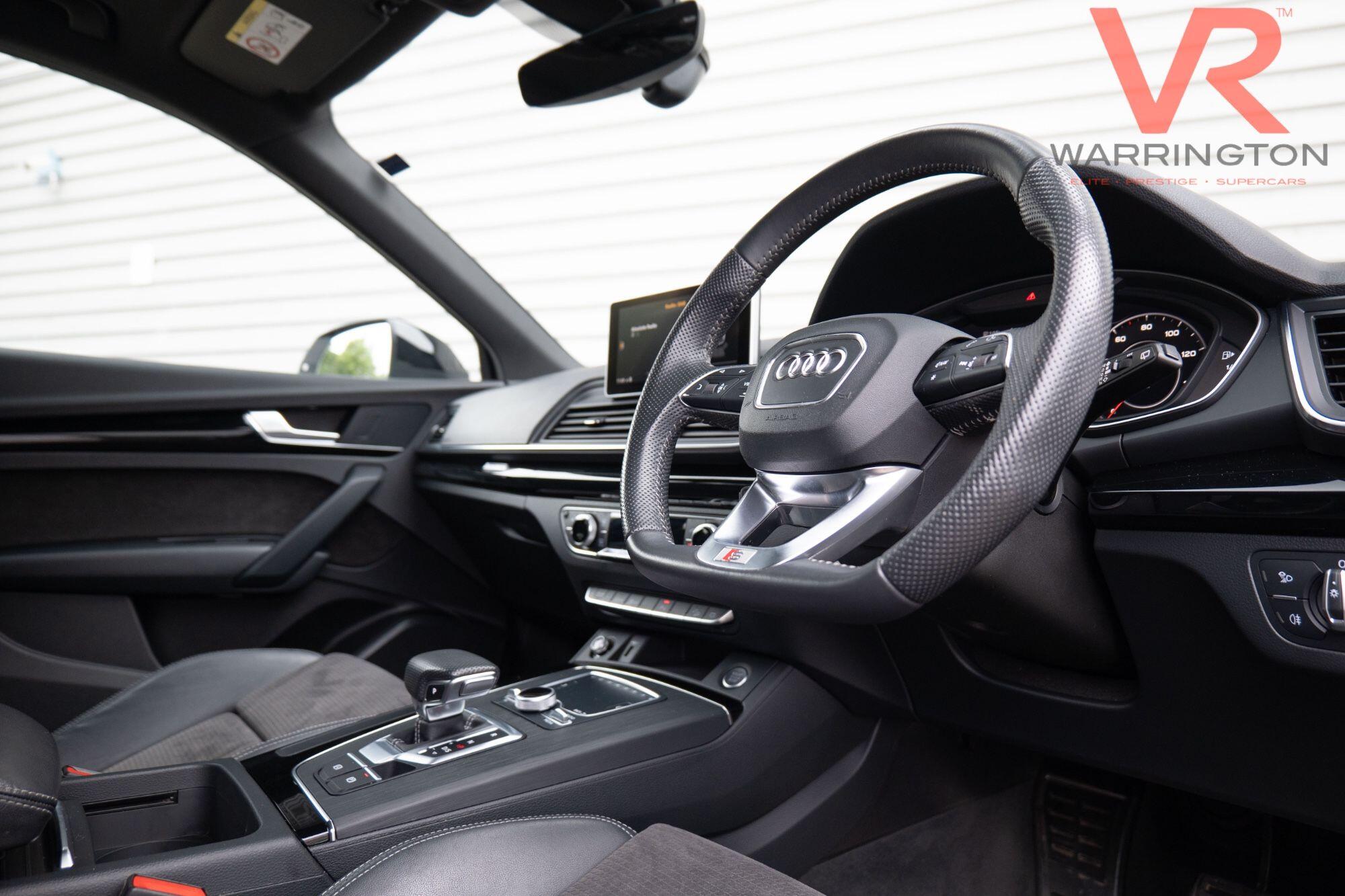 Audi Q5 view 9
