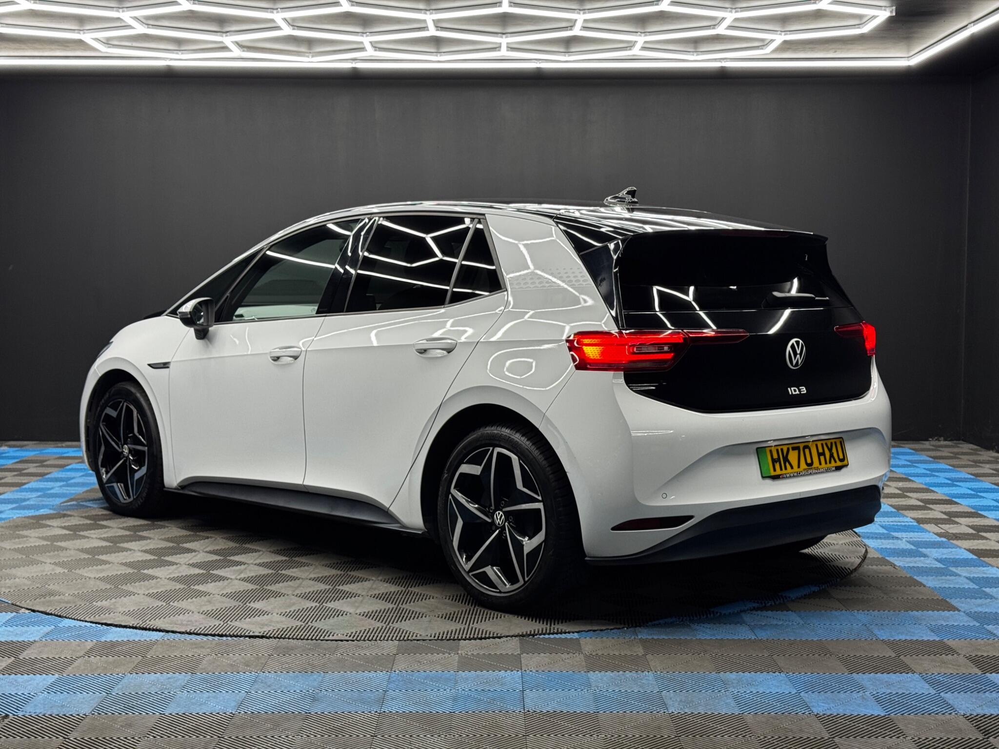 Volkswagen Id.3 view 7
