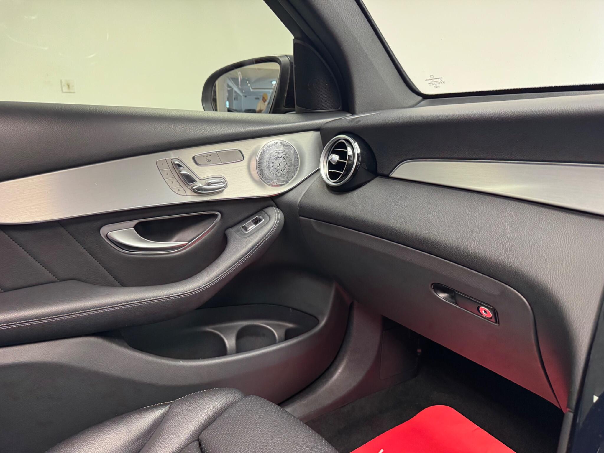 Mercedes-Benz GLC view 10