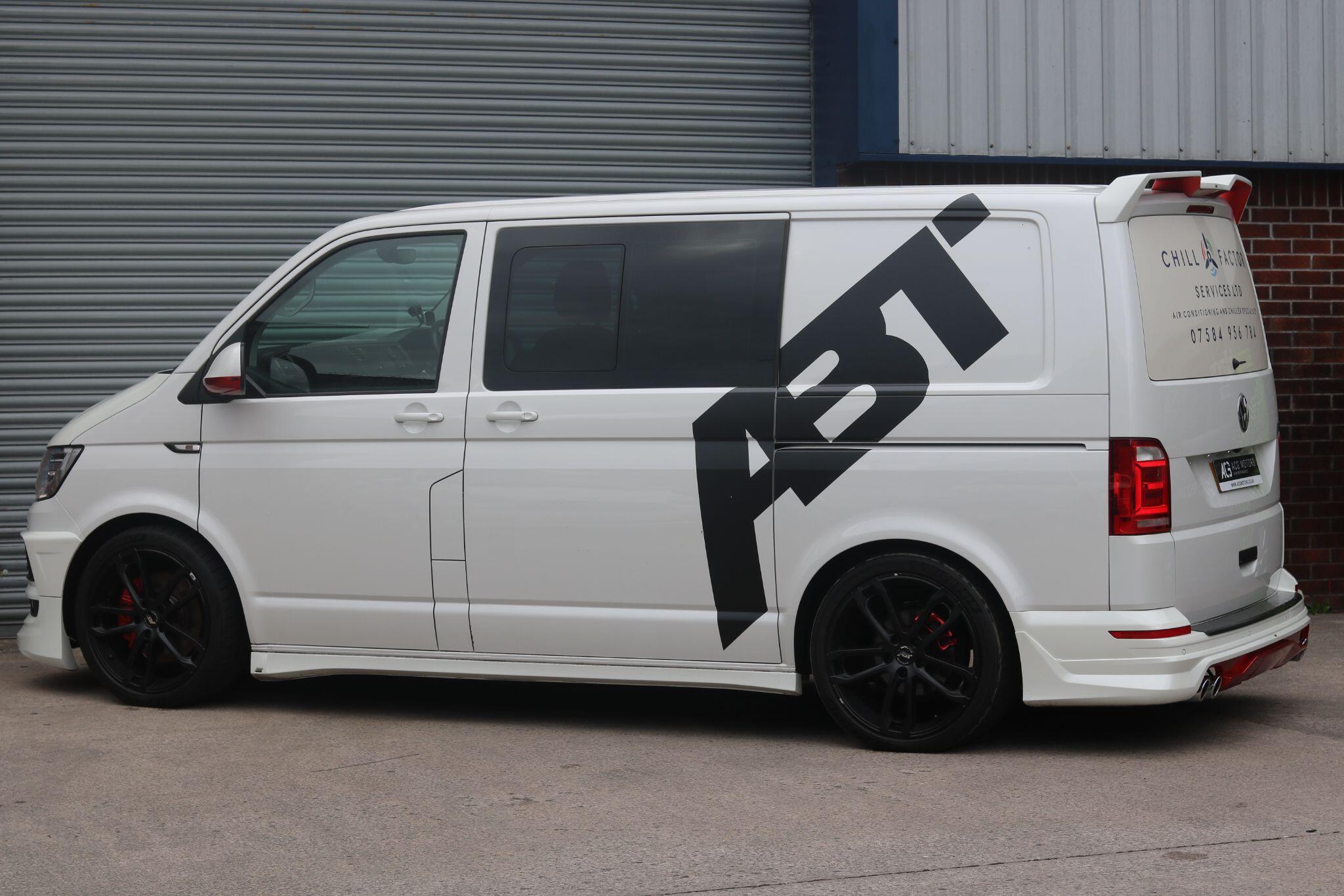 Volkswagen Transporter view 2
