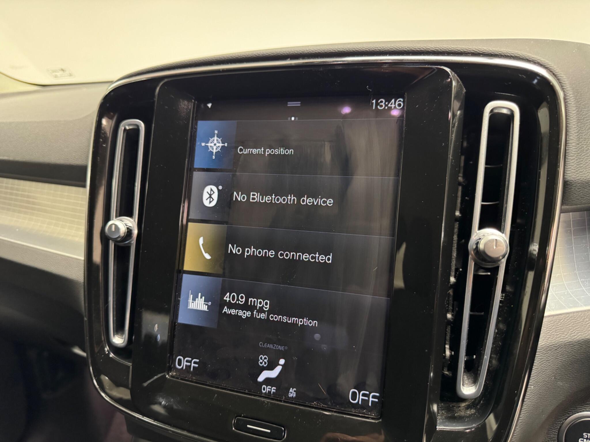 Volvo XC40 view 19