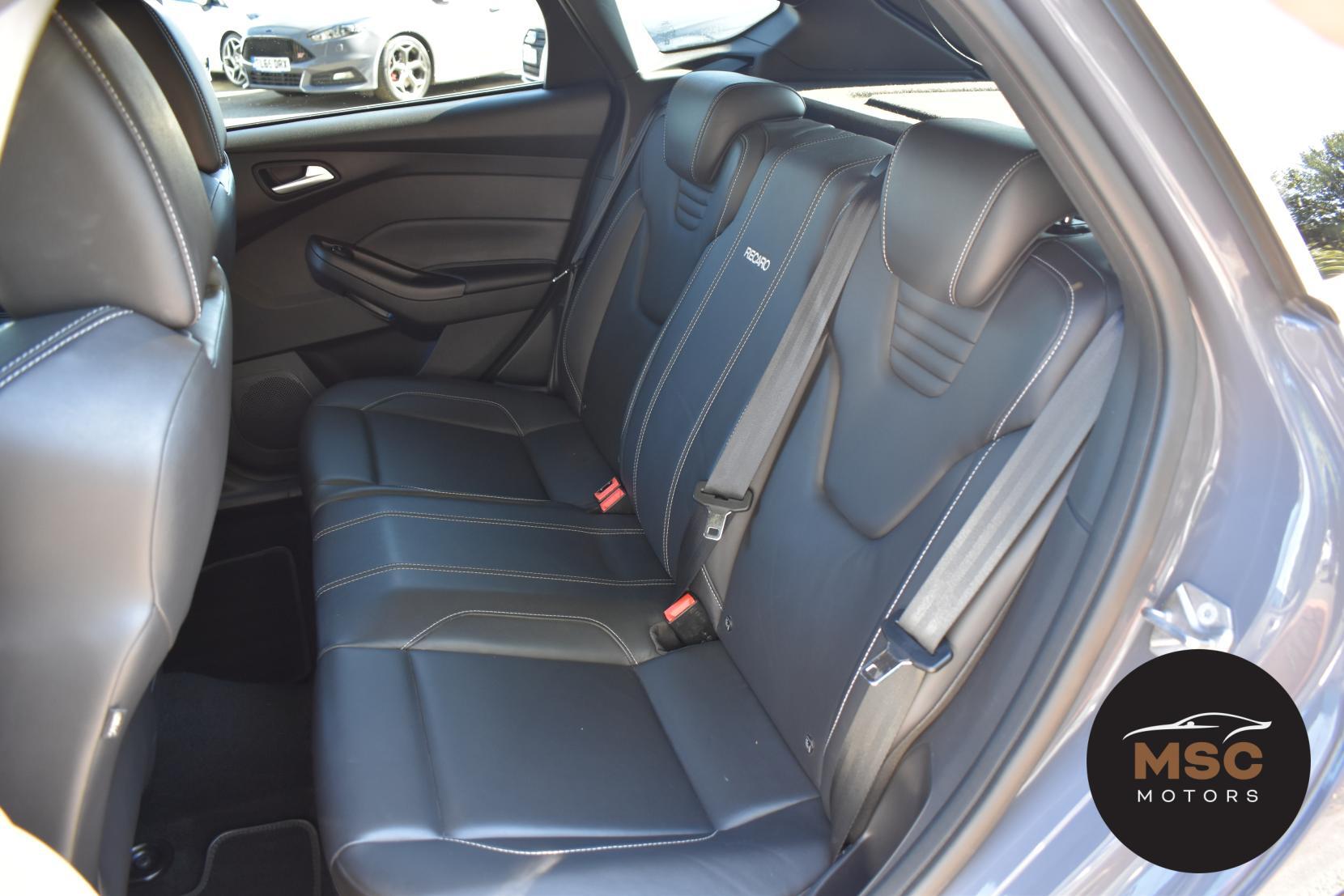 Ford Focus view 41