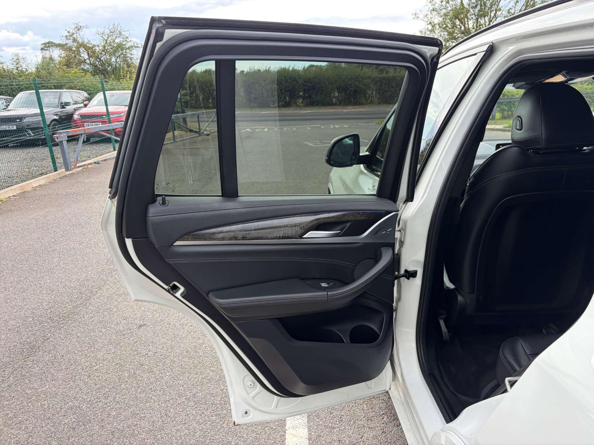 BMW X3 view 19