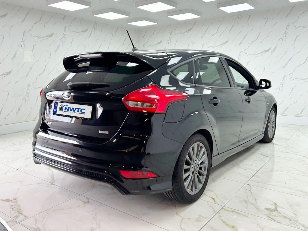 Ford Focus view 11