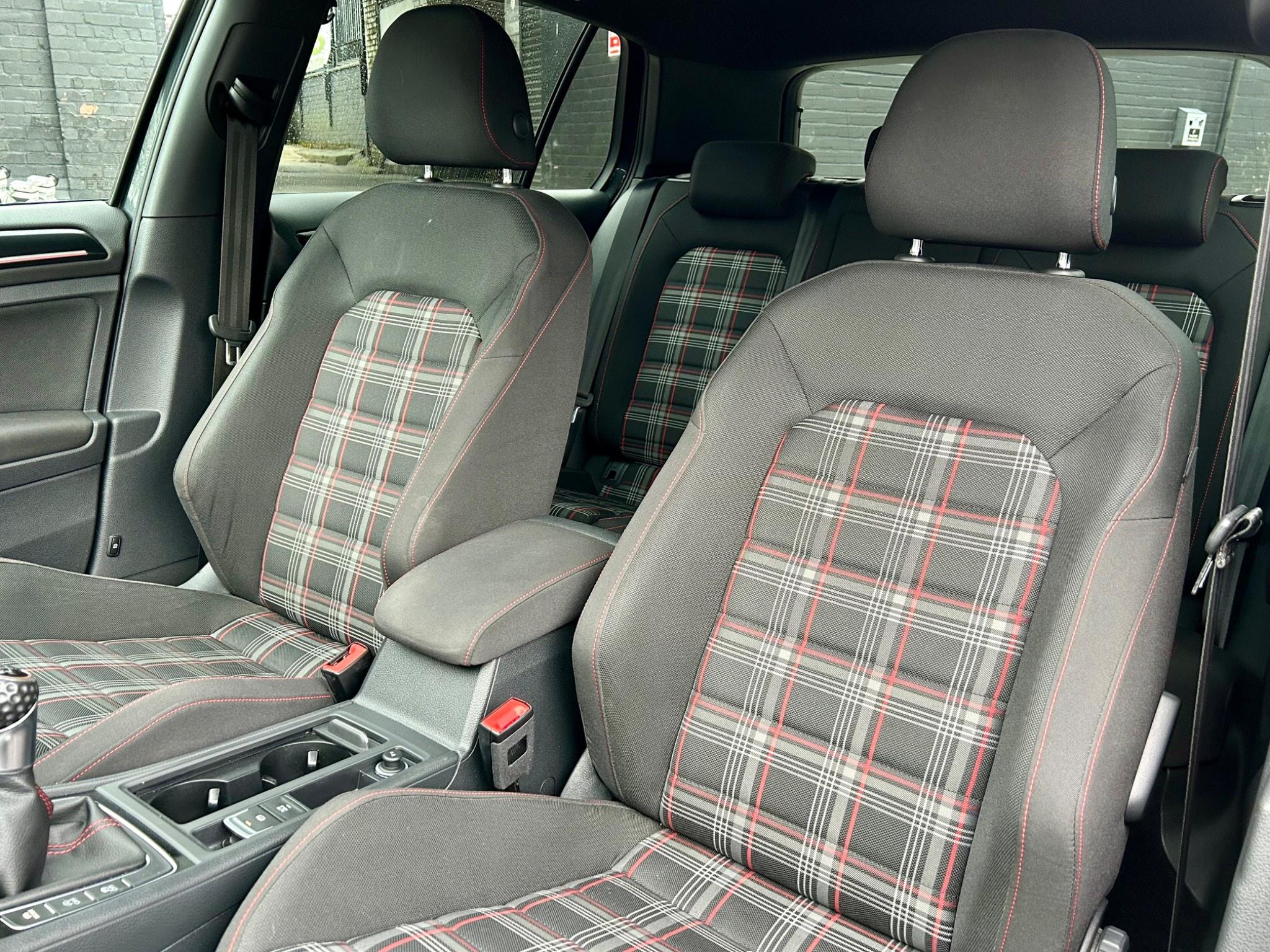 Volkswagen Golf view 23