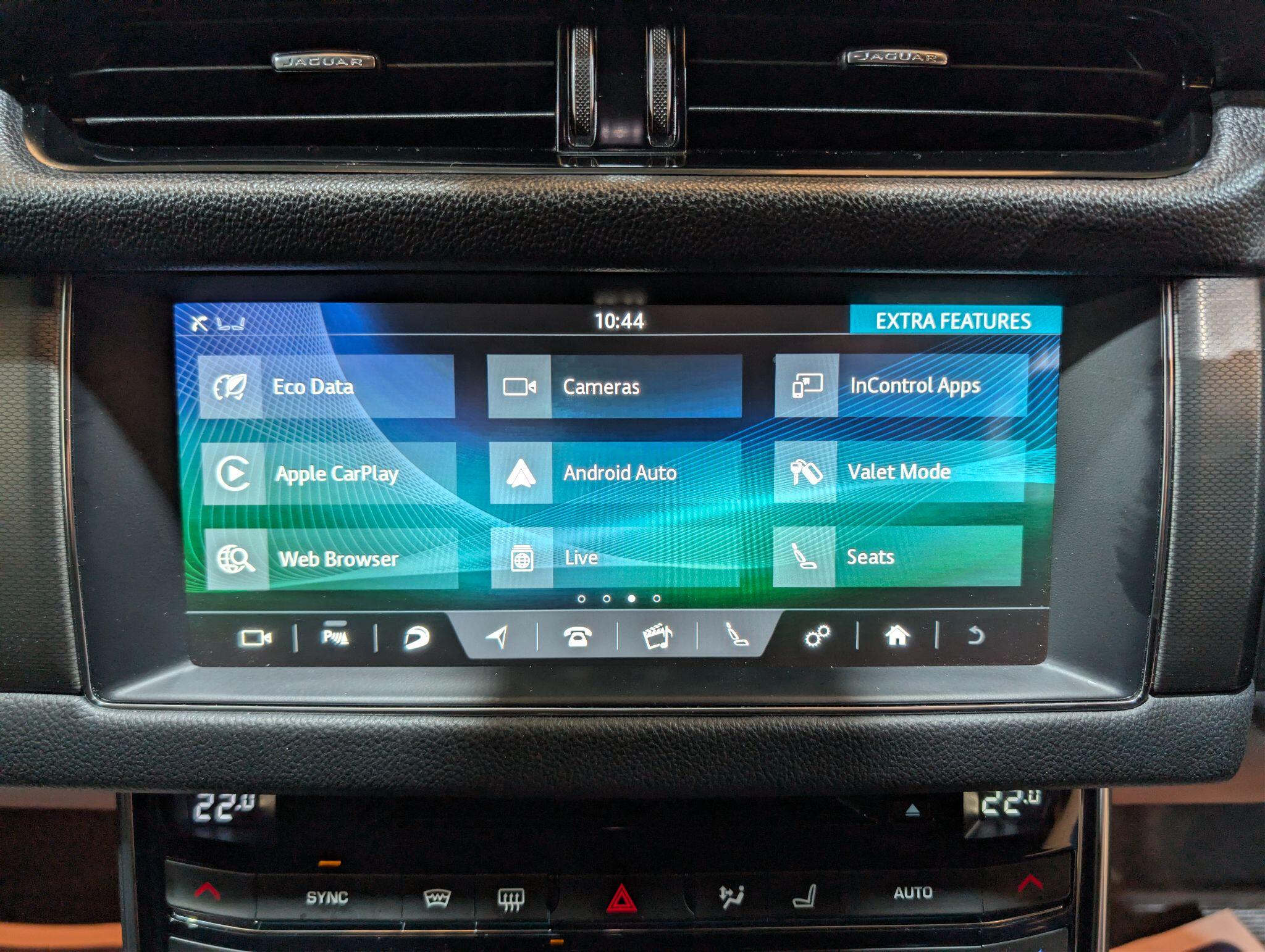 Jaguar XF view 5